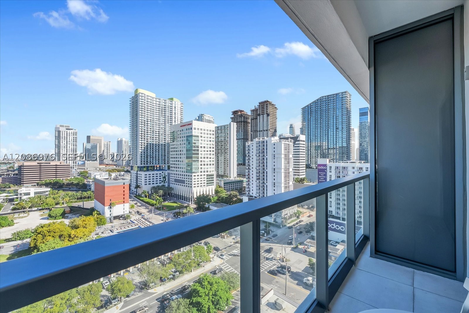 image Smart Brickell I15