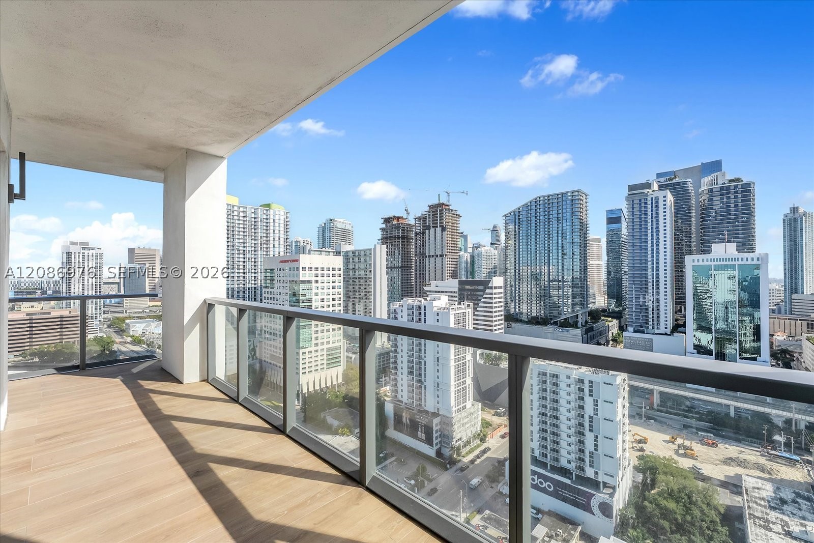 image Smart Brickell I24