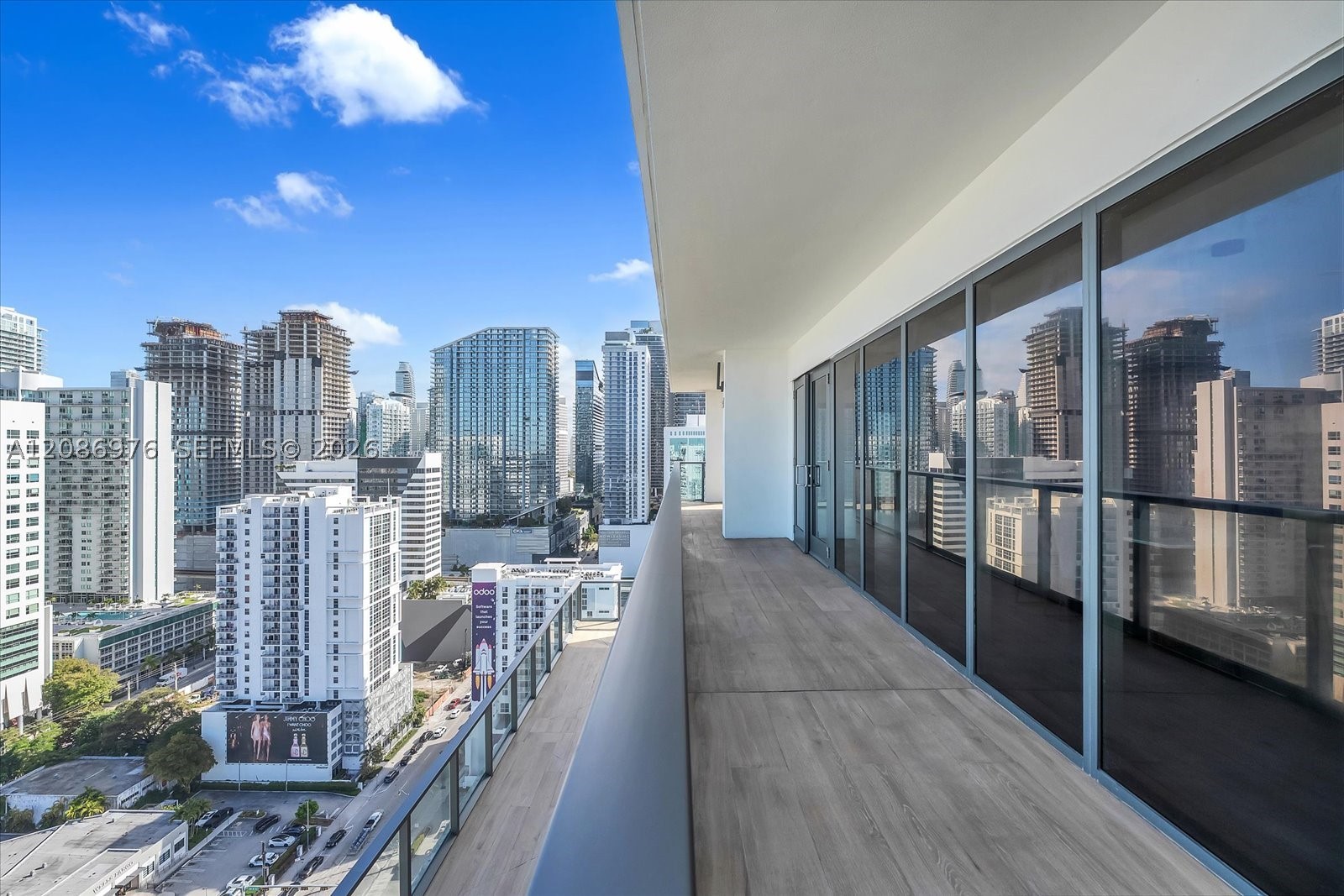 image Smart Brickell I25