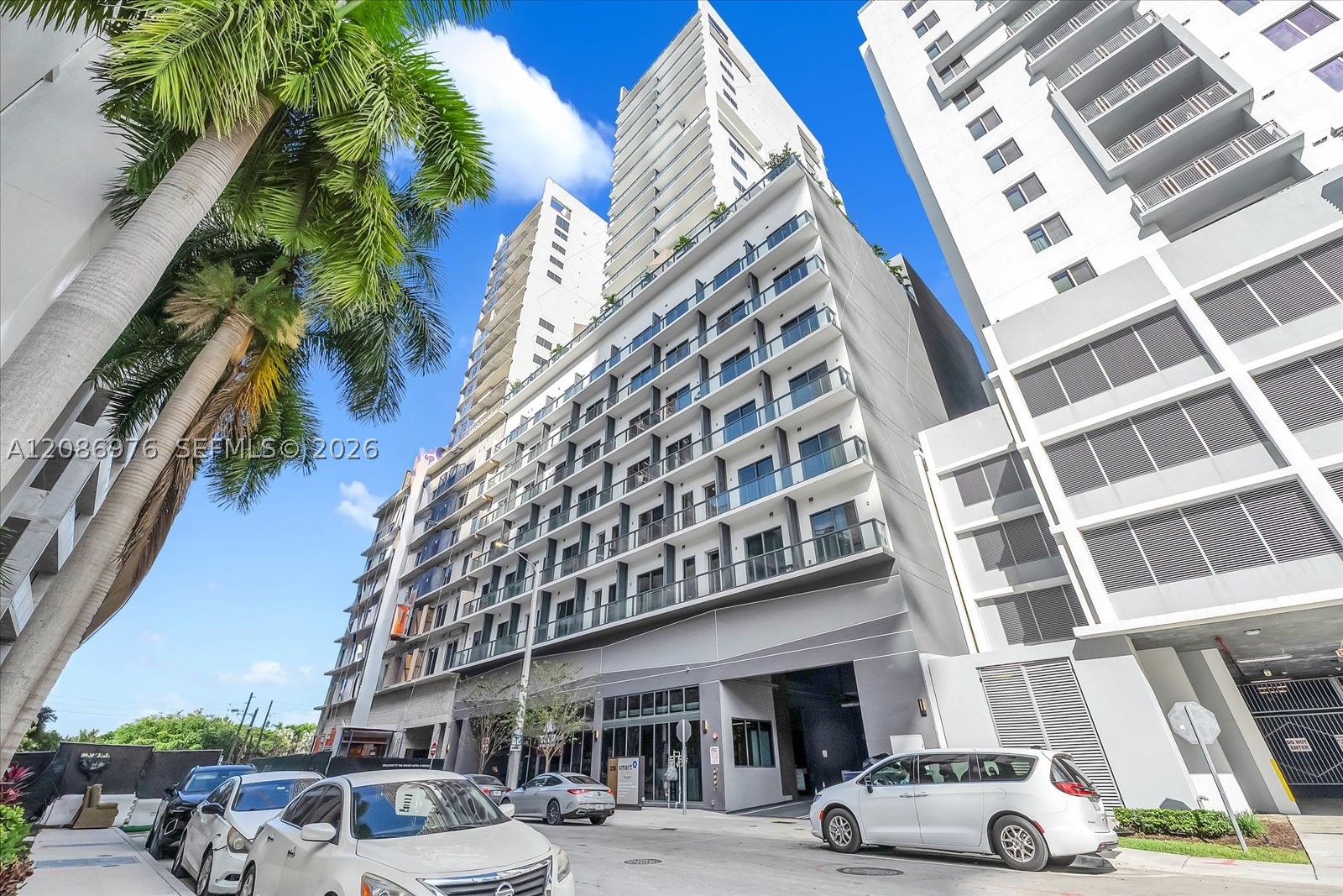 image Smart Brickell I28