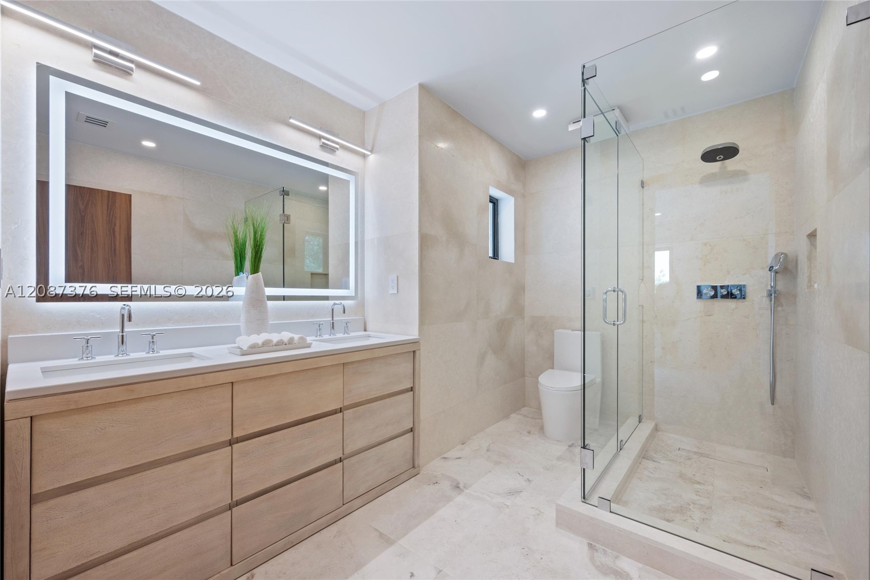 1320 Alhambra Cir Coral Gables, FL 33134
