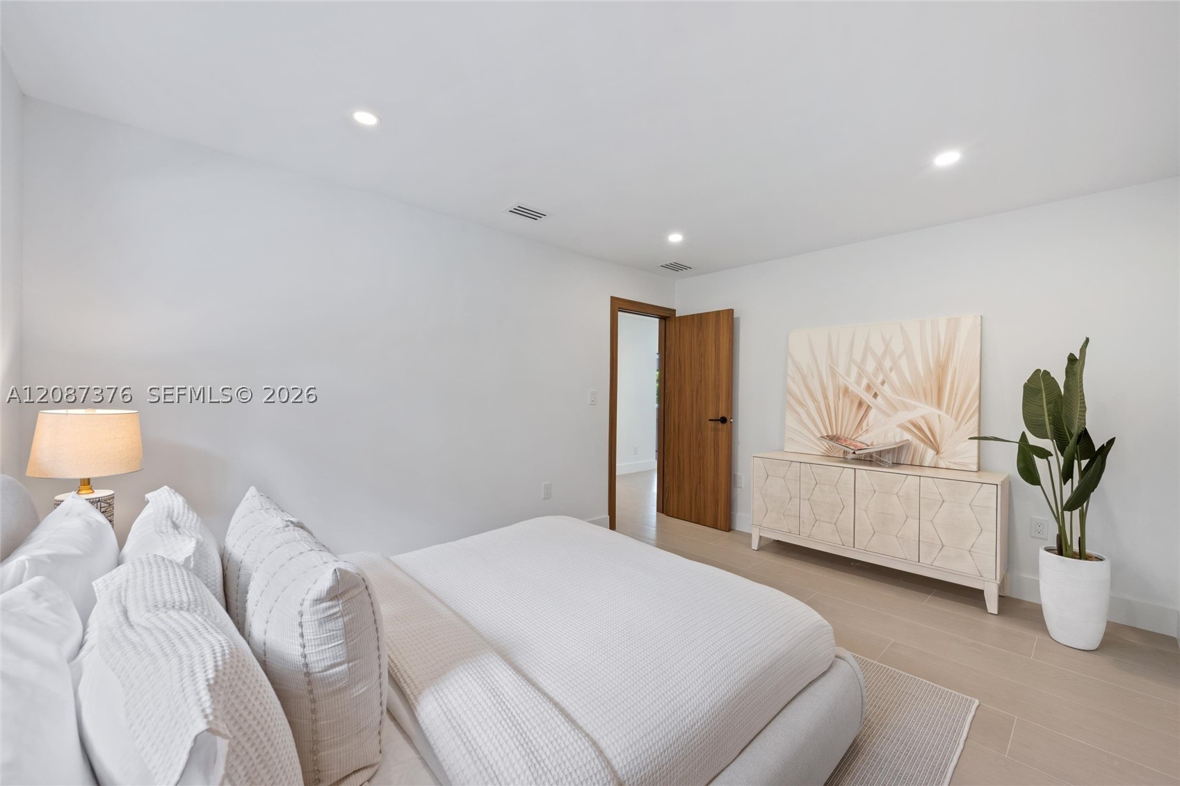 1320 Alhambra Cir Coral Gables, FL 33134