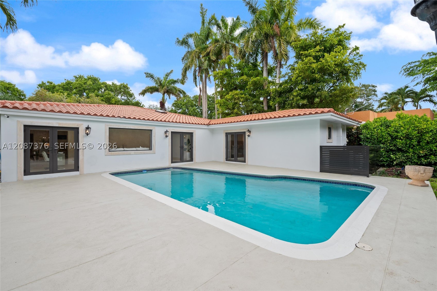 1320 Alhambra Cir Coral Gables, FL 33134