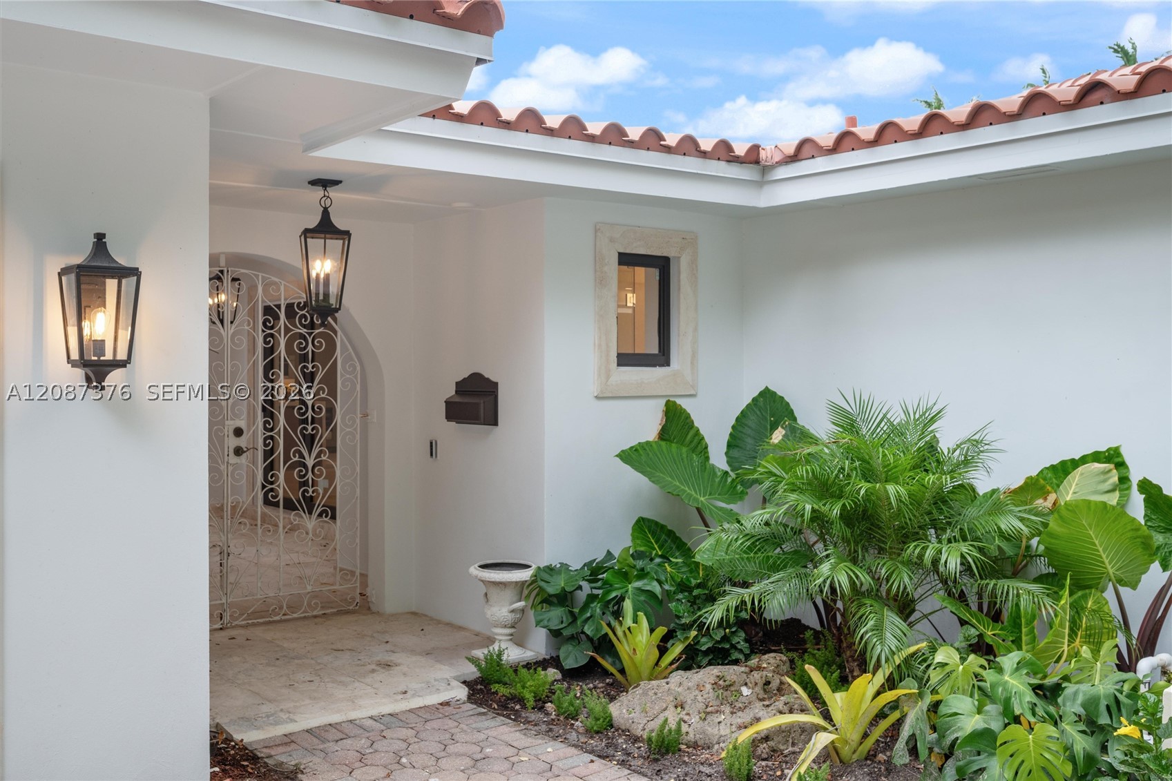 1320 Alhambra Cir Coral Gables, FL 33134