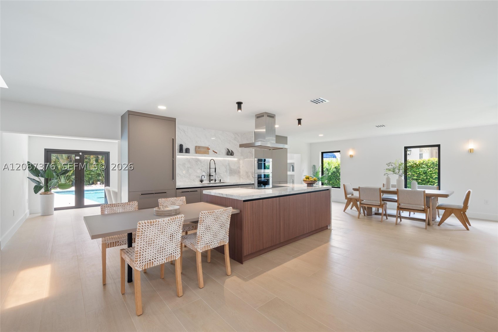 1320 Alhambra Cir Coral Gables, FL 33134
