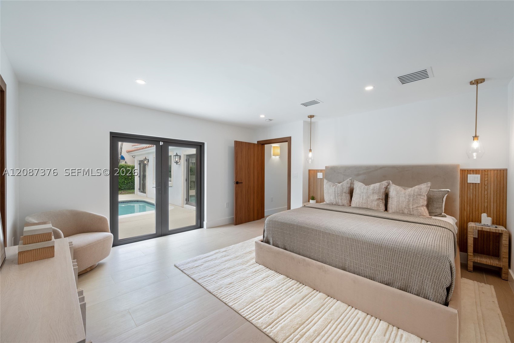 1320 Alhambra Cir Coral Gables, FL 33134