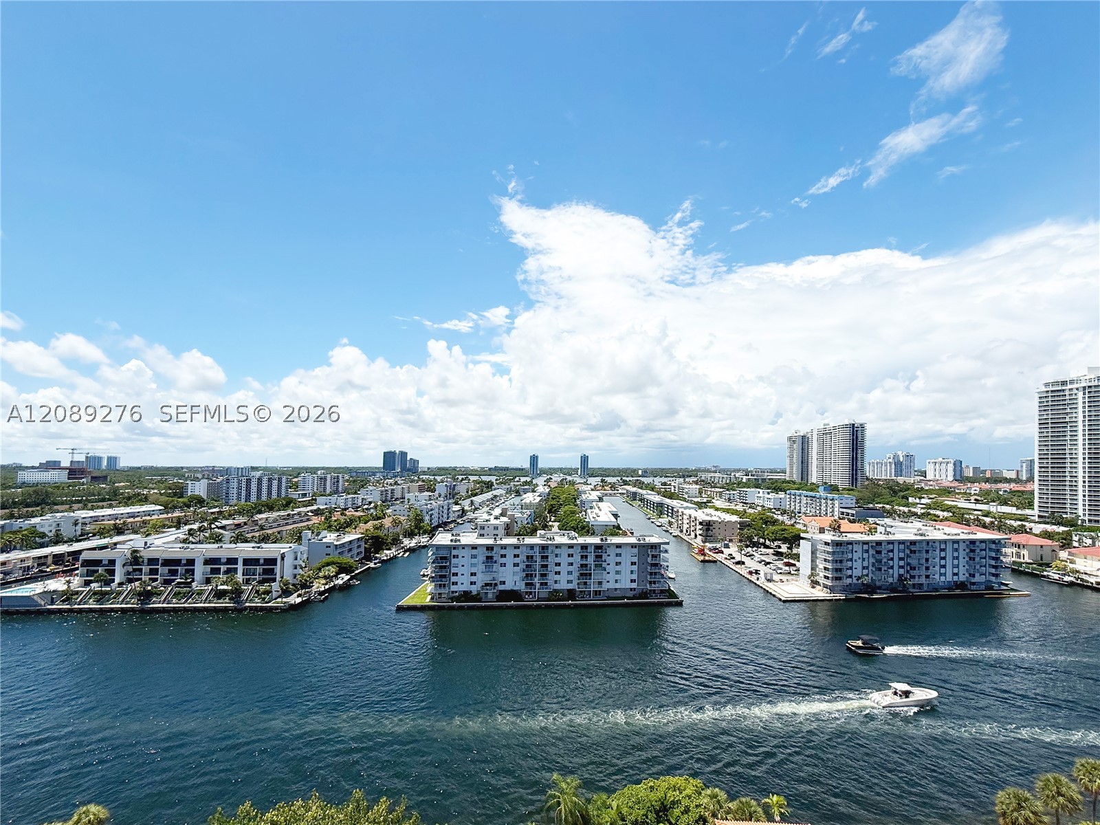 image Winston Towers 7002