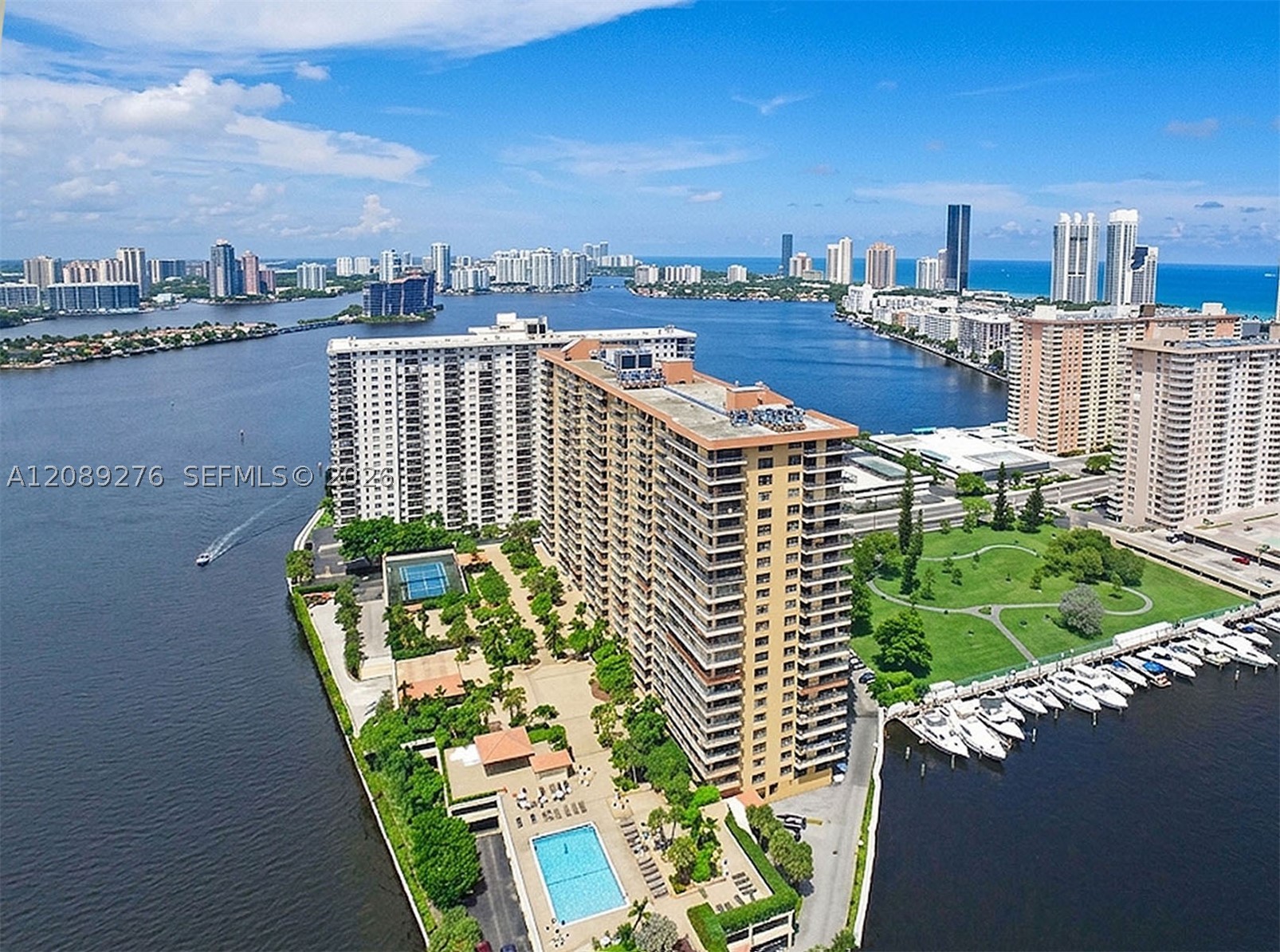 image Winston Towers 70029