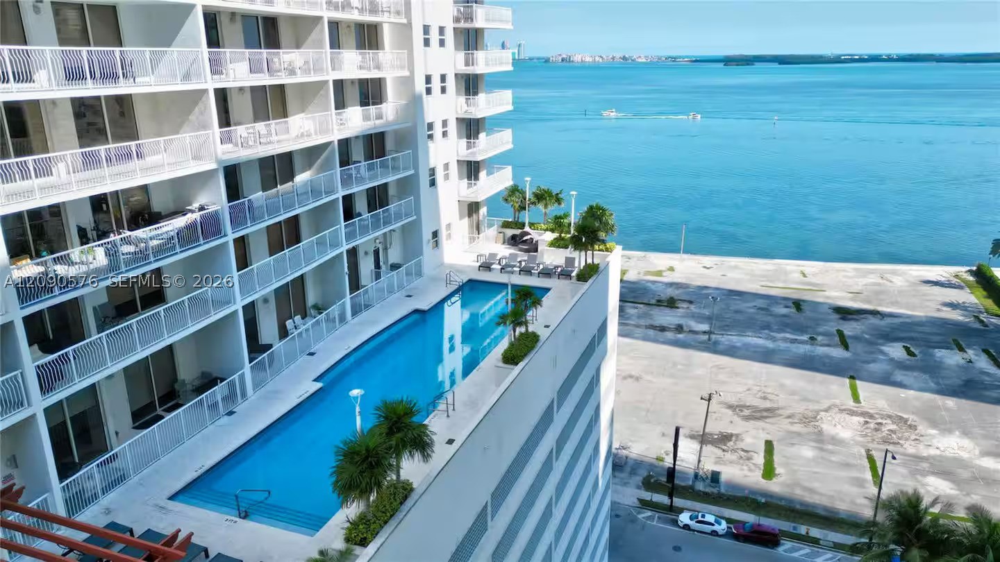 image The Club at Brickell Bay7