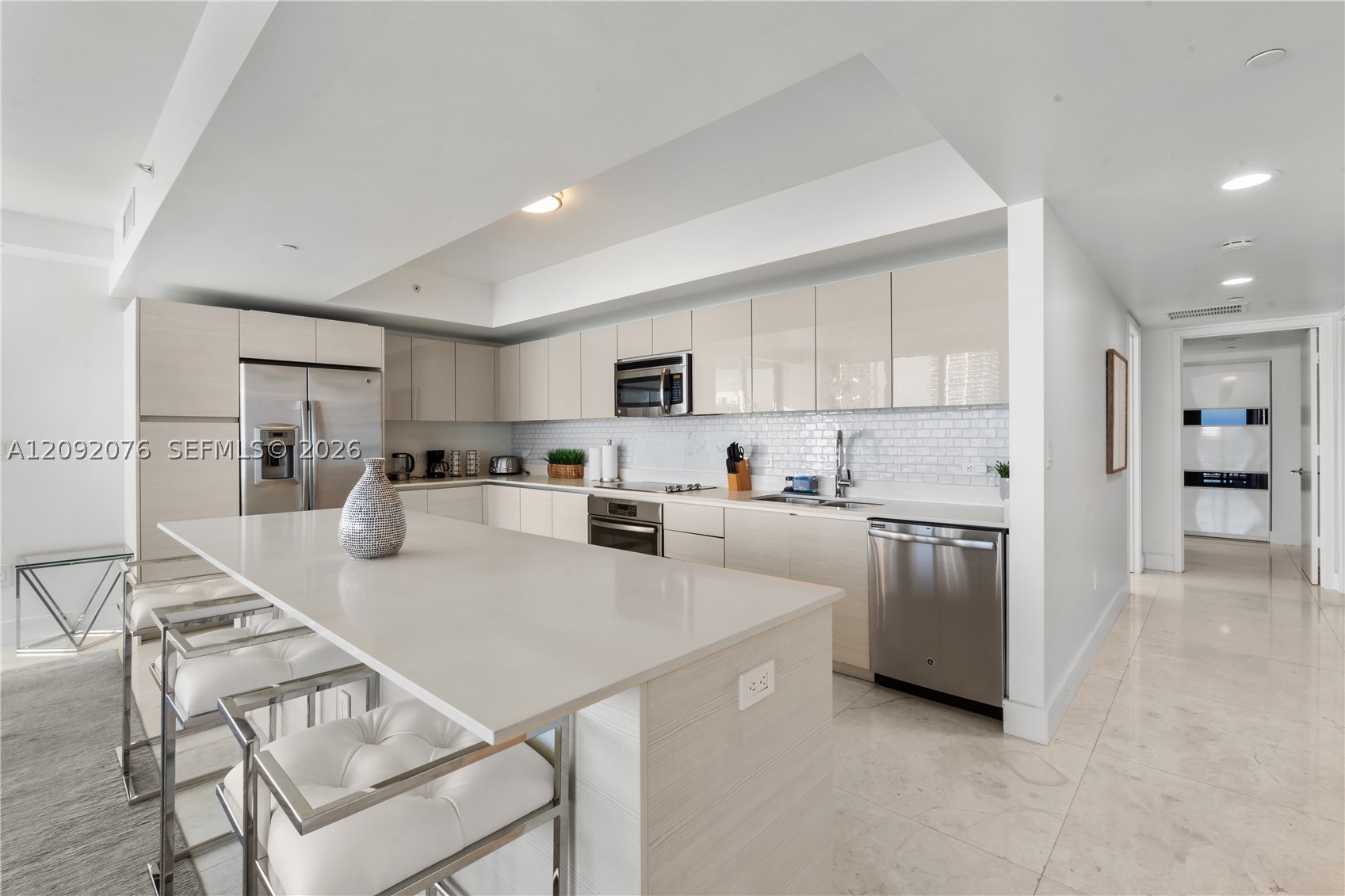 image Beachwalk Condominium9