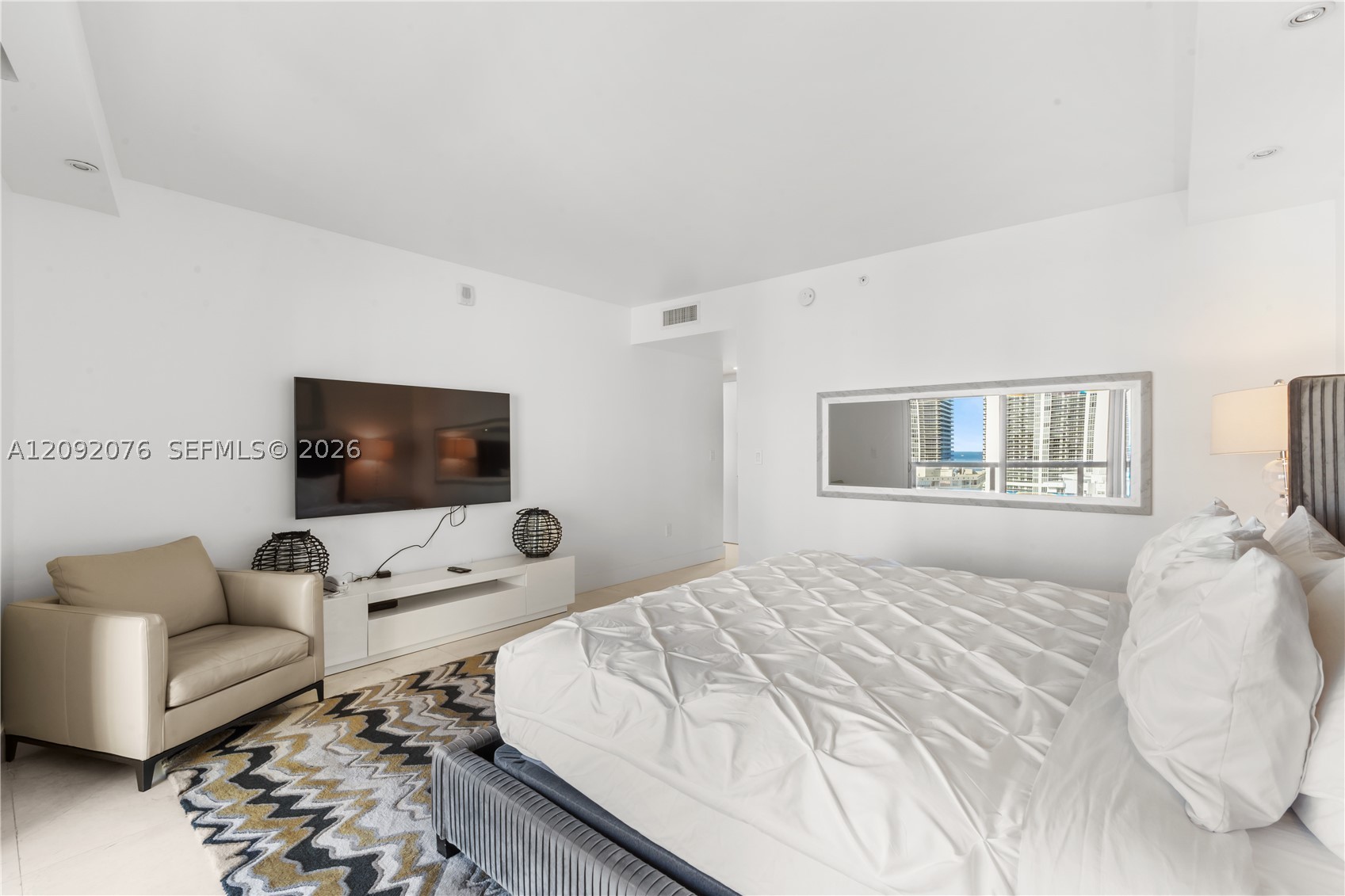 image Beachwalk Condominium15