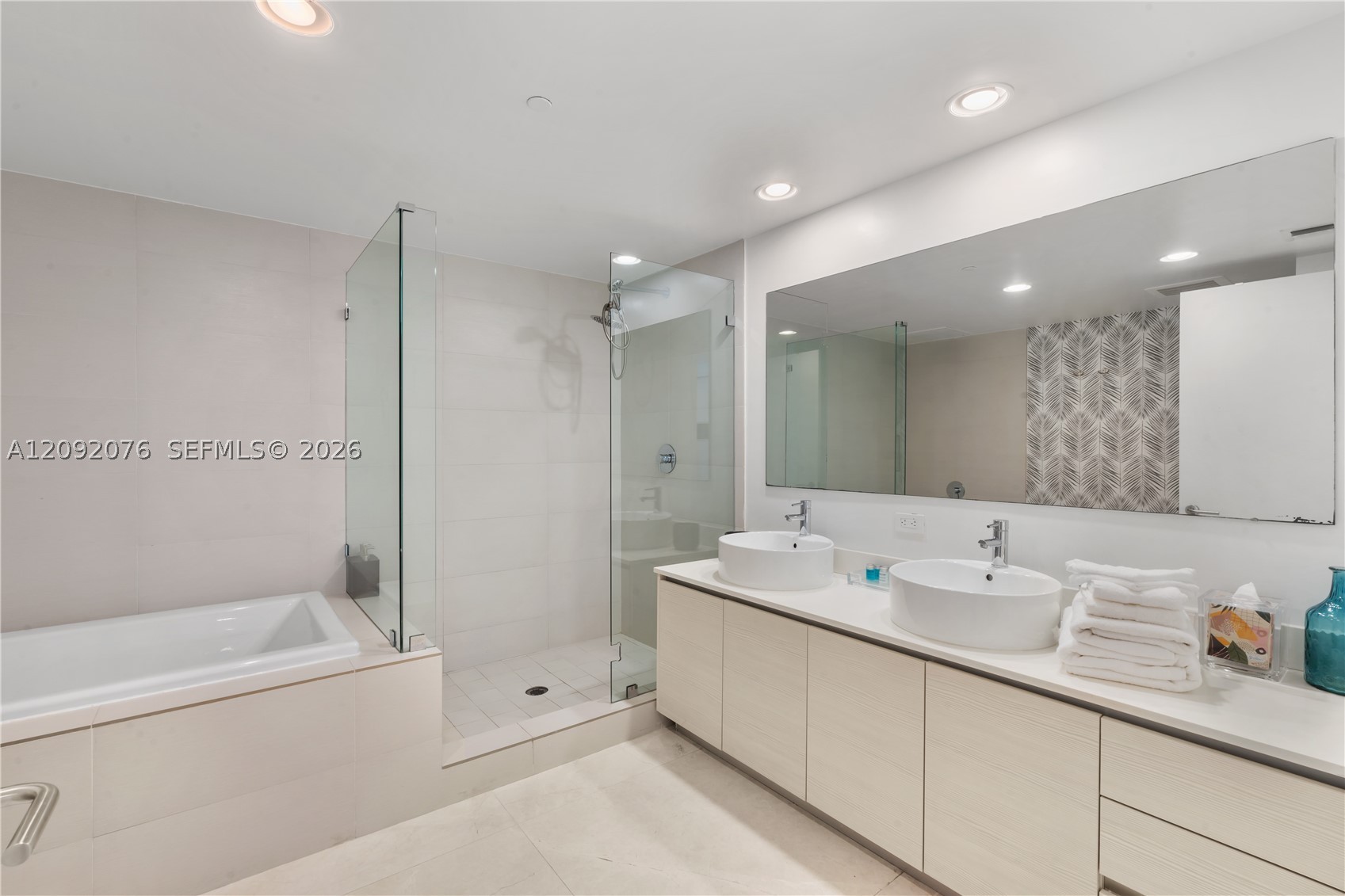 image Beachwalk Condominium16