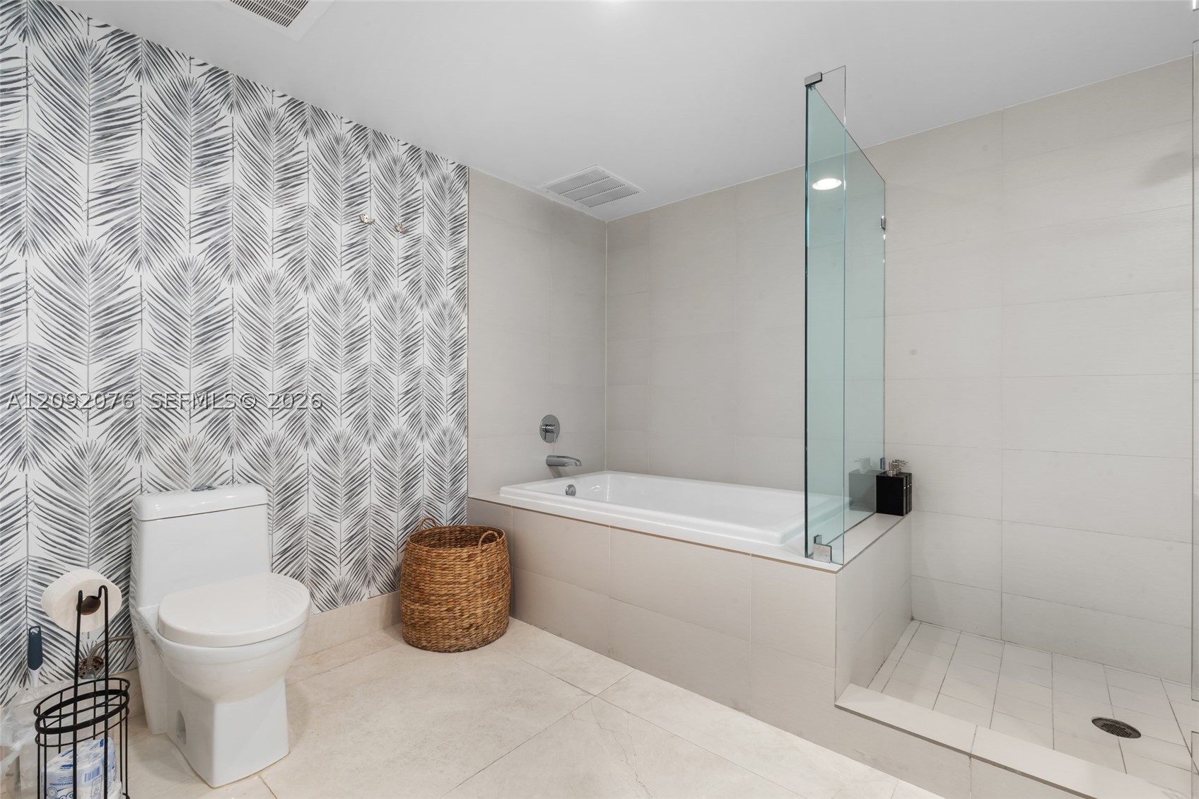 image Beachwalk Condominium17