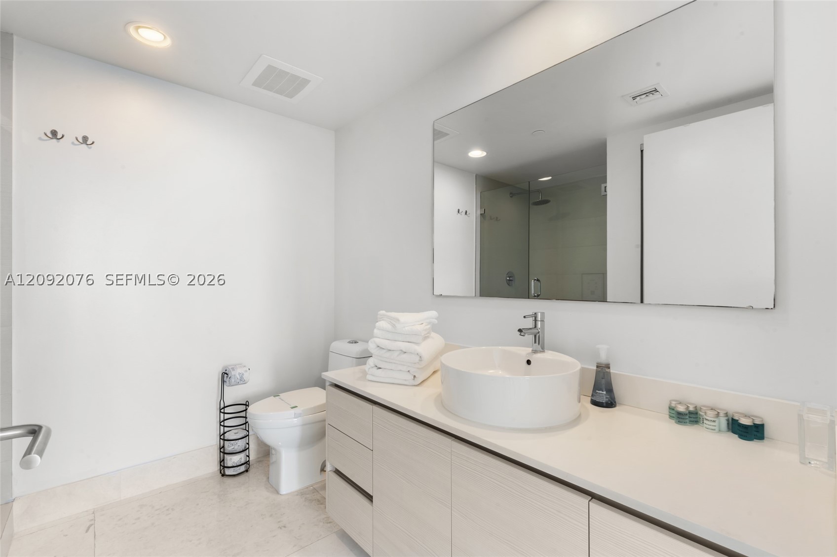 image Beachwalk Condominium20