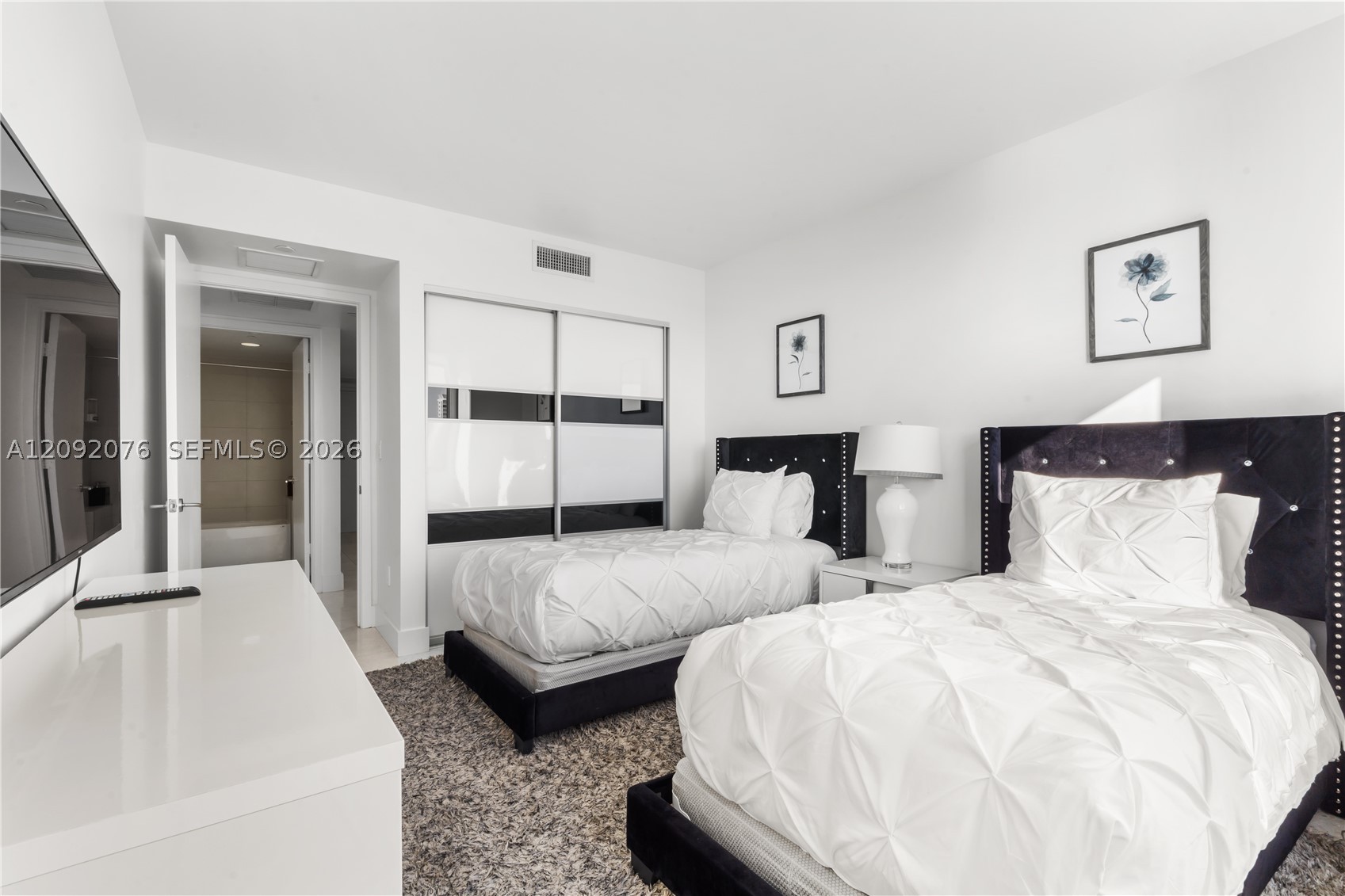 image Beachwalk Condominium23