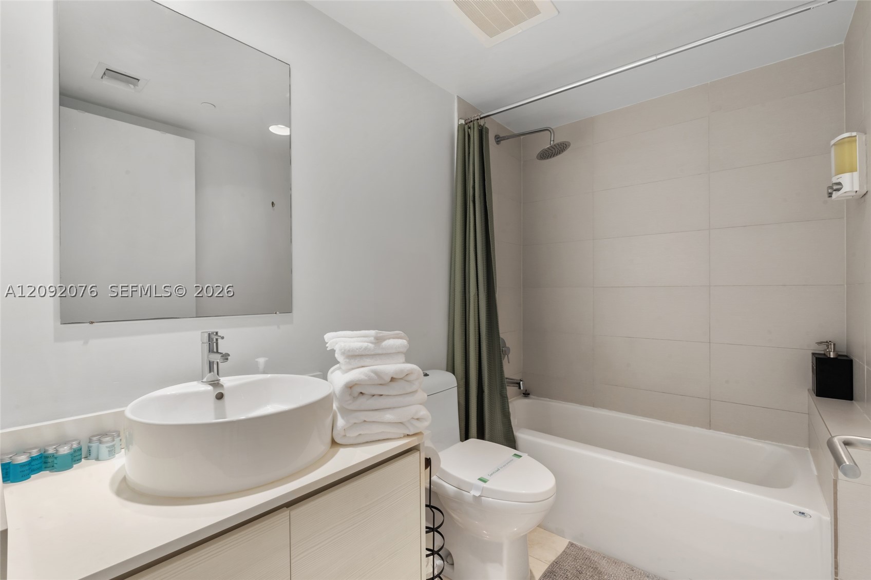 image Beachwalk Condominium24