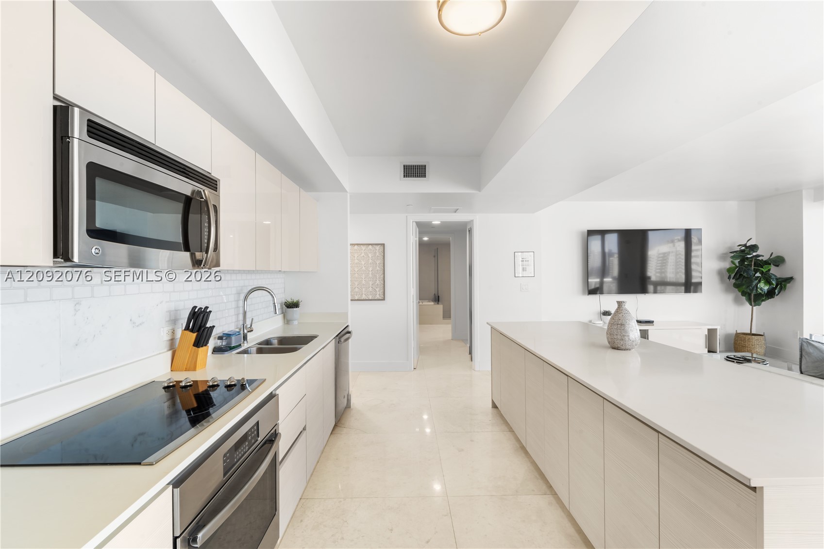 image Beachwalk Condominium8