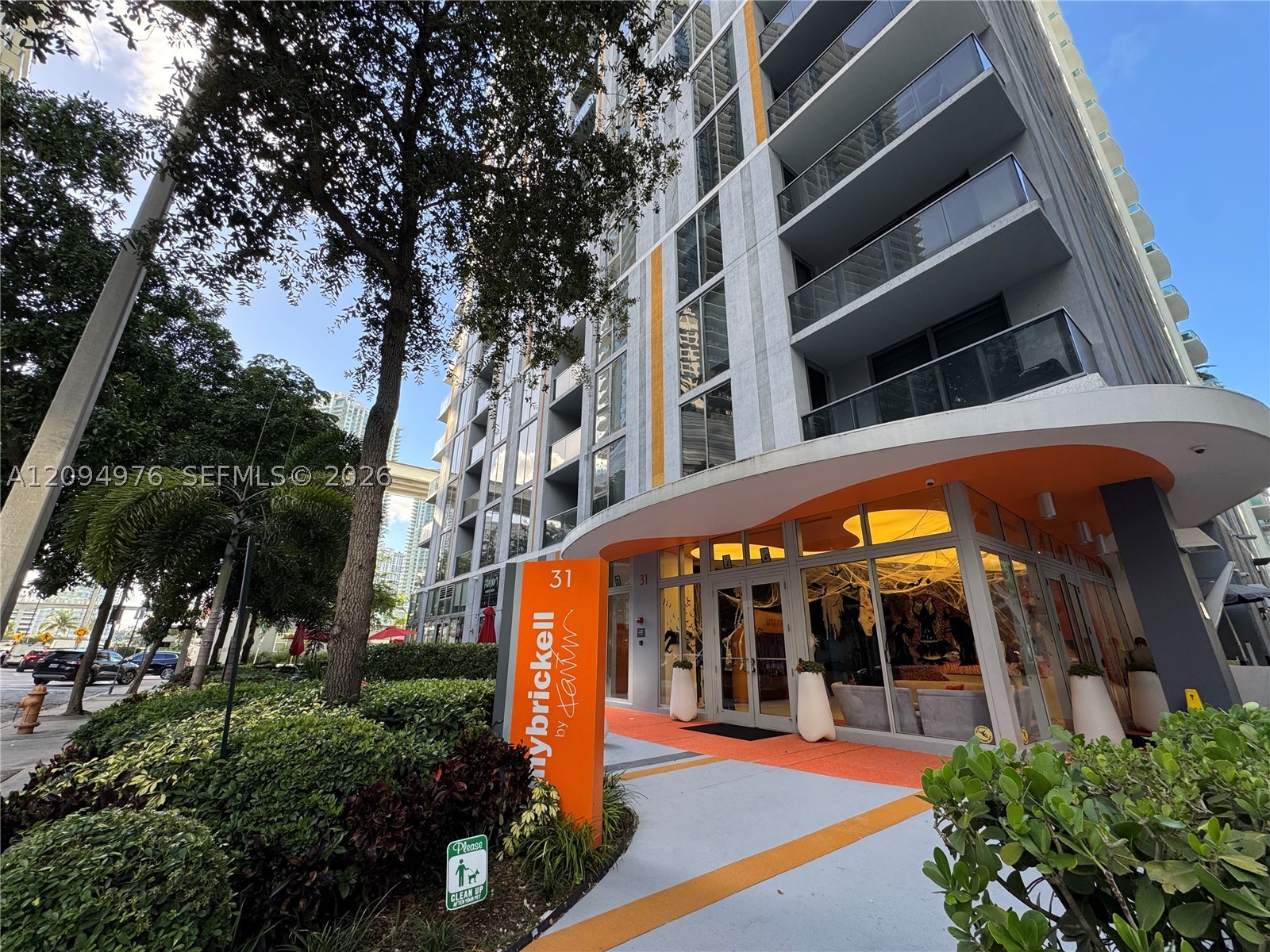 31 SE 6th St #903