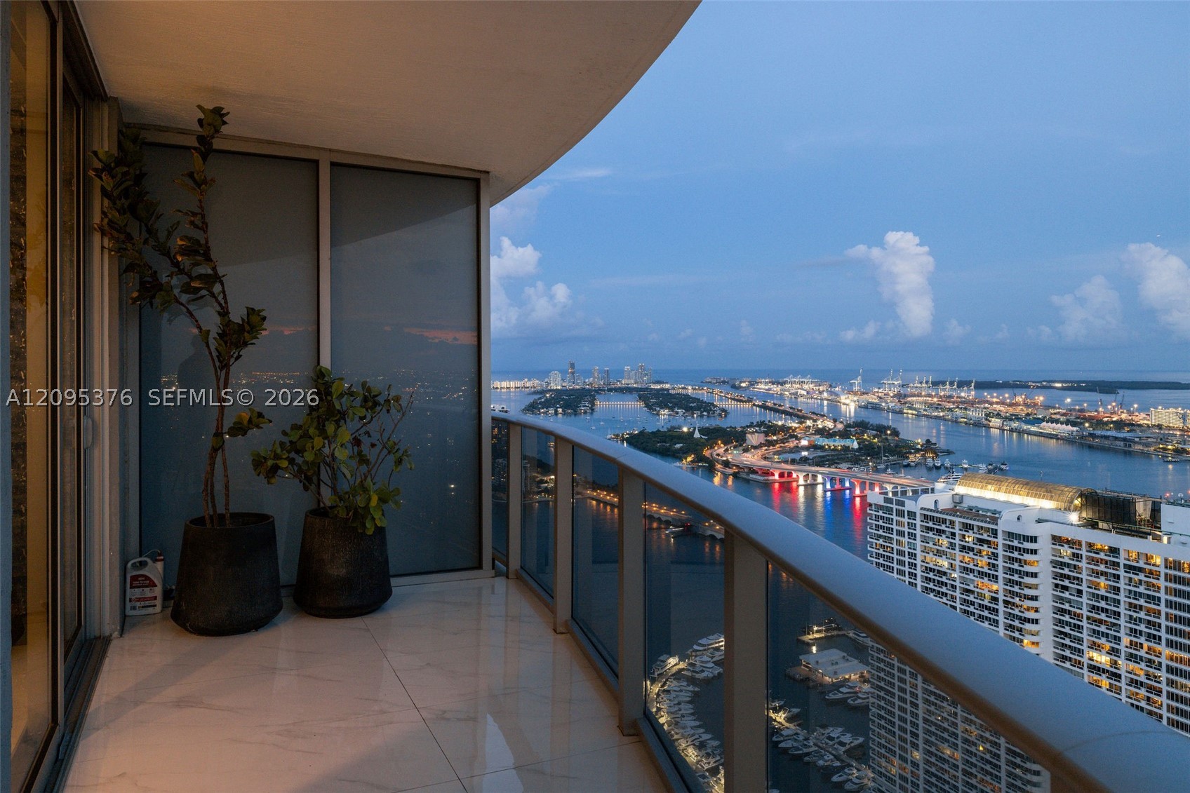 image Aria on the Bay25