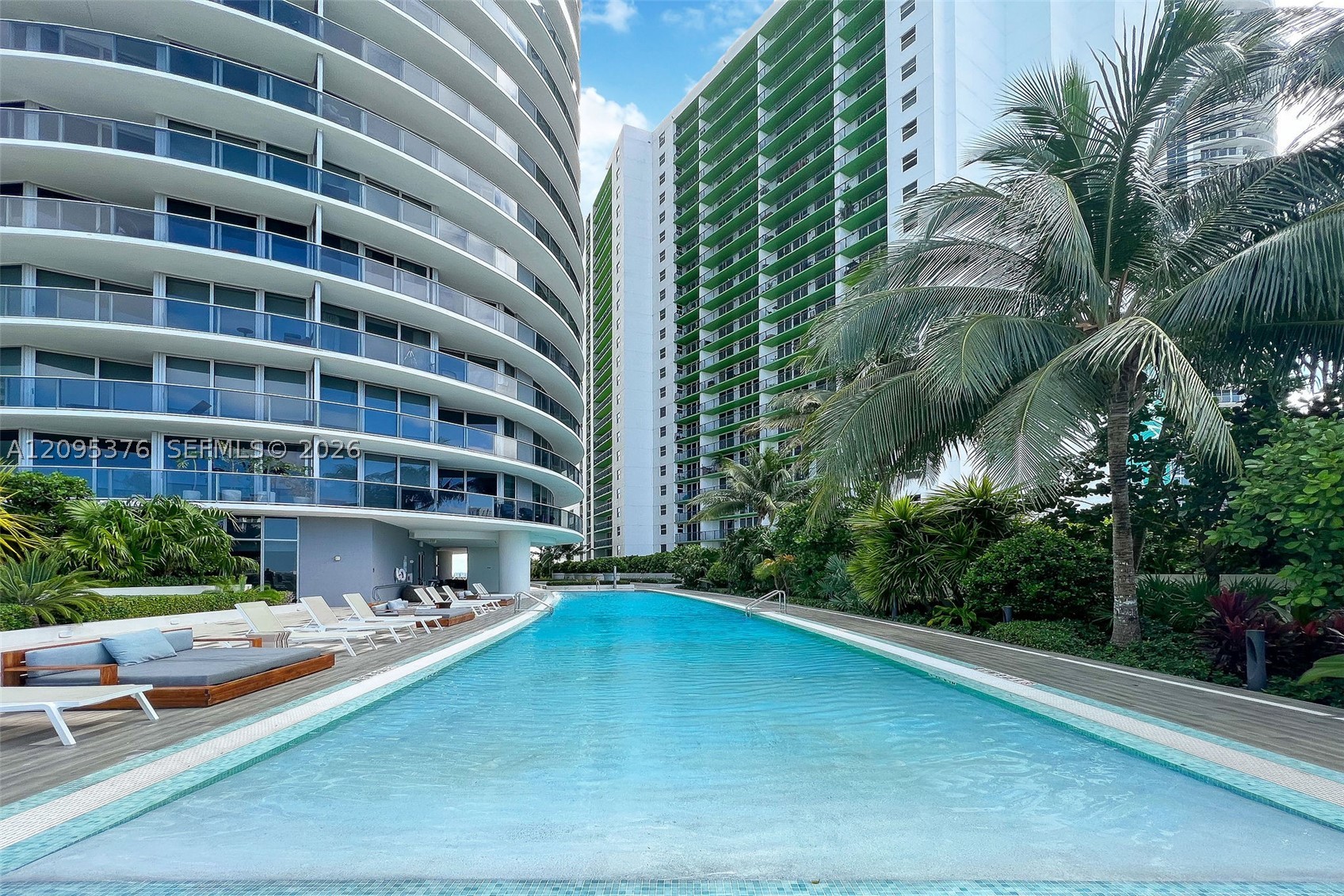 image Aria on the Bay37