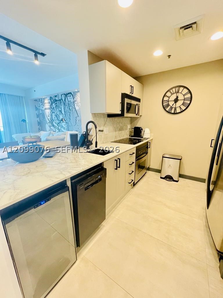 image Brickell Arch10