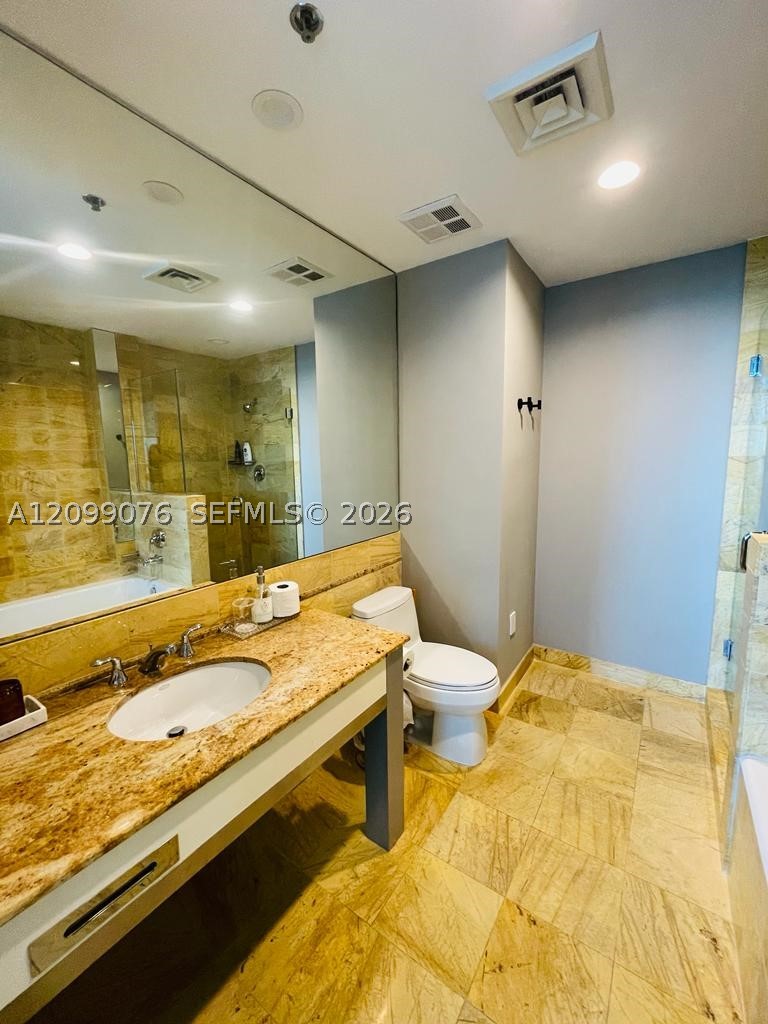 image Brickell Arch12
