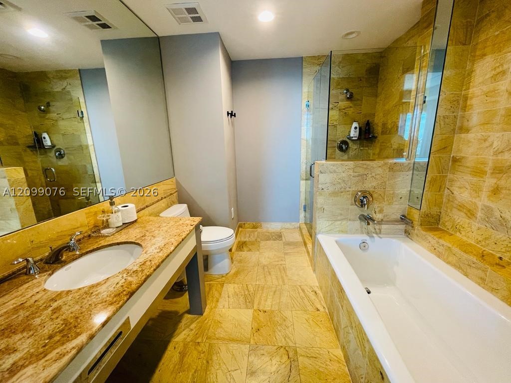 image Brickell Arch13