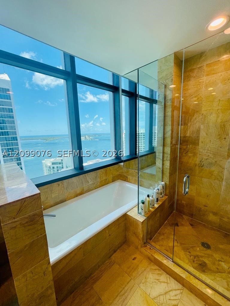 image Brickell Arch16