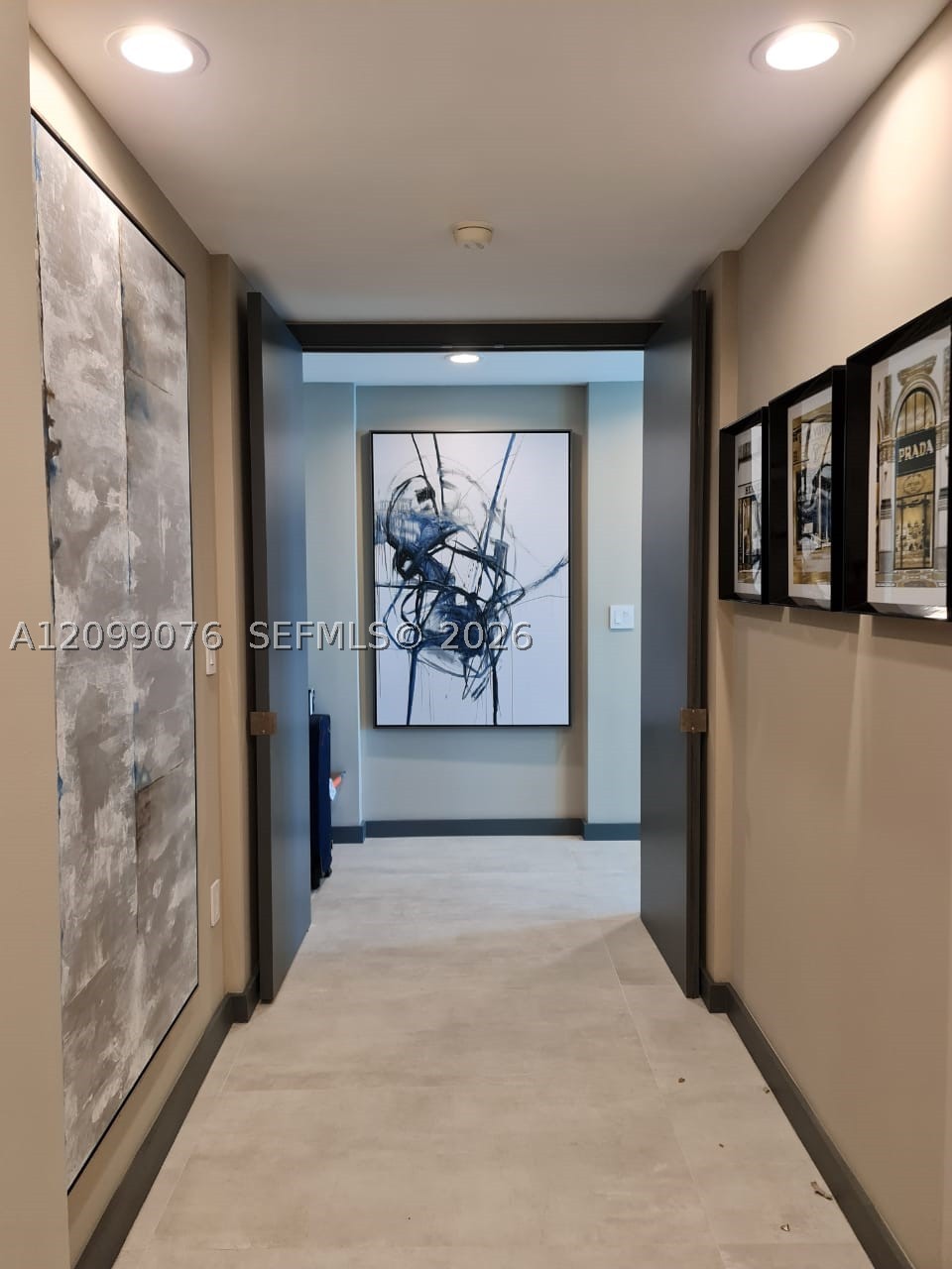 image Brickell Arch18