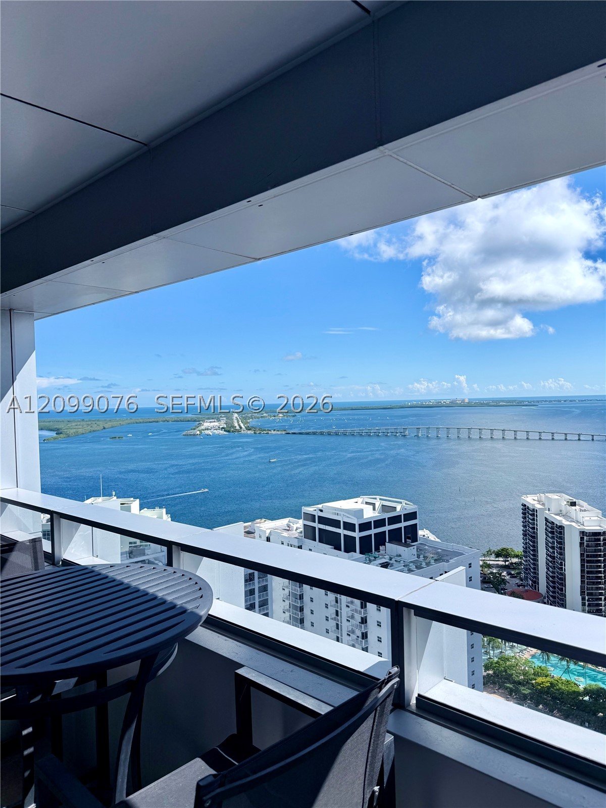 image Brickell Arch2