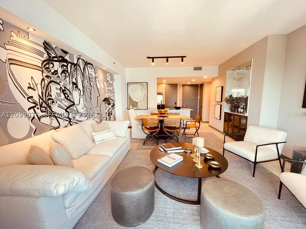 image Brickell Arch6