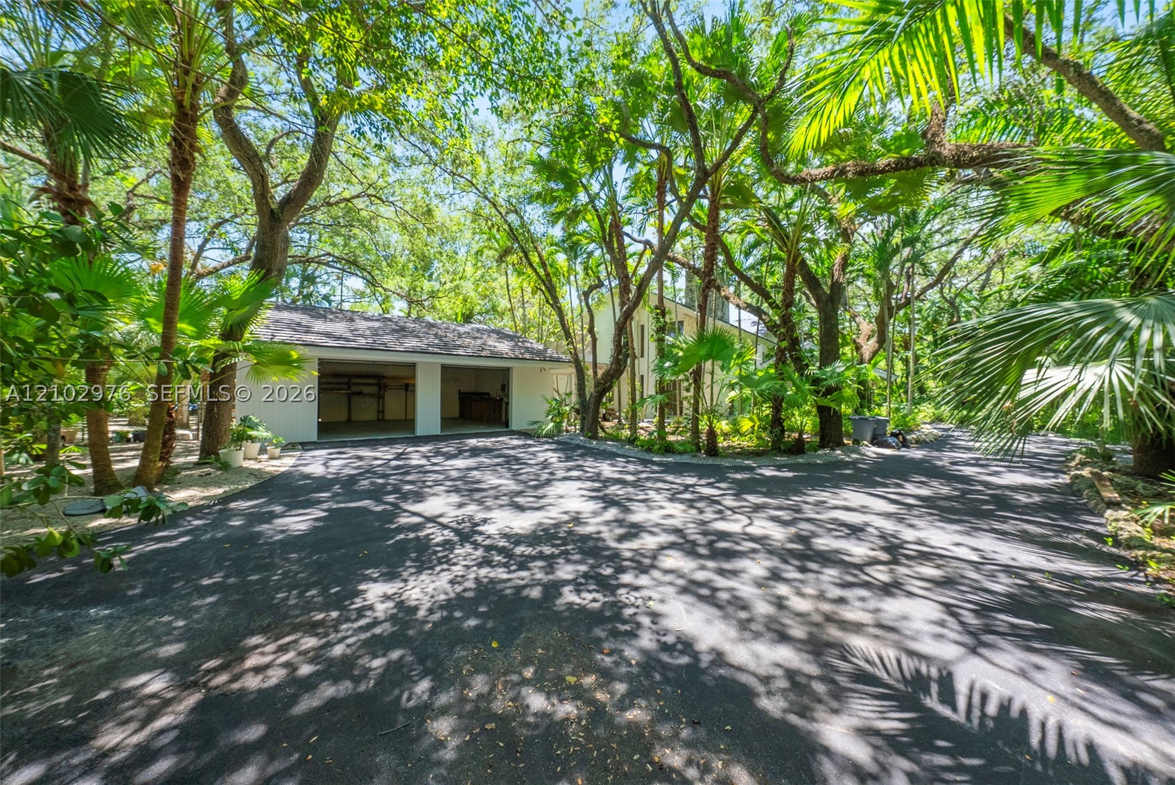 5600 Oakwood Ln Coral Gables, FL 33156