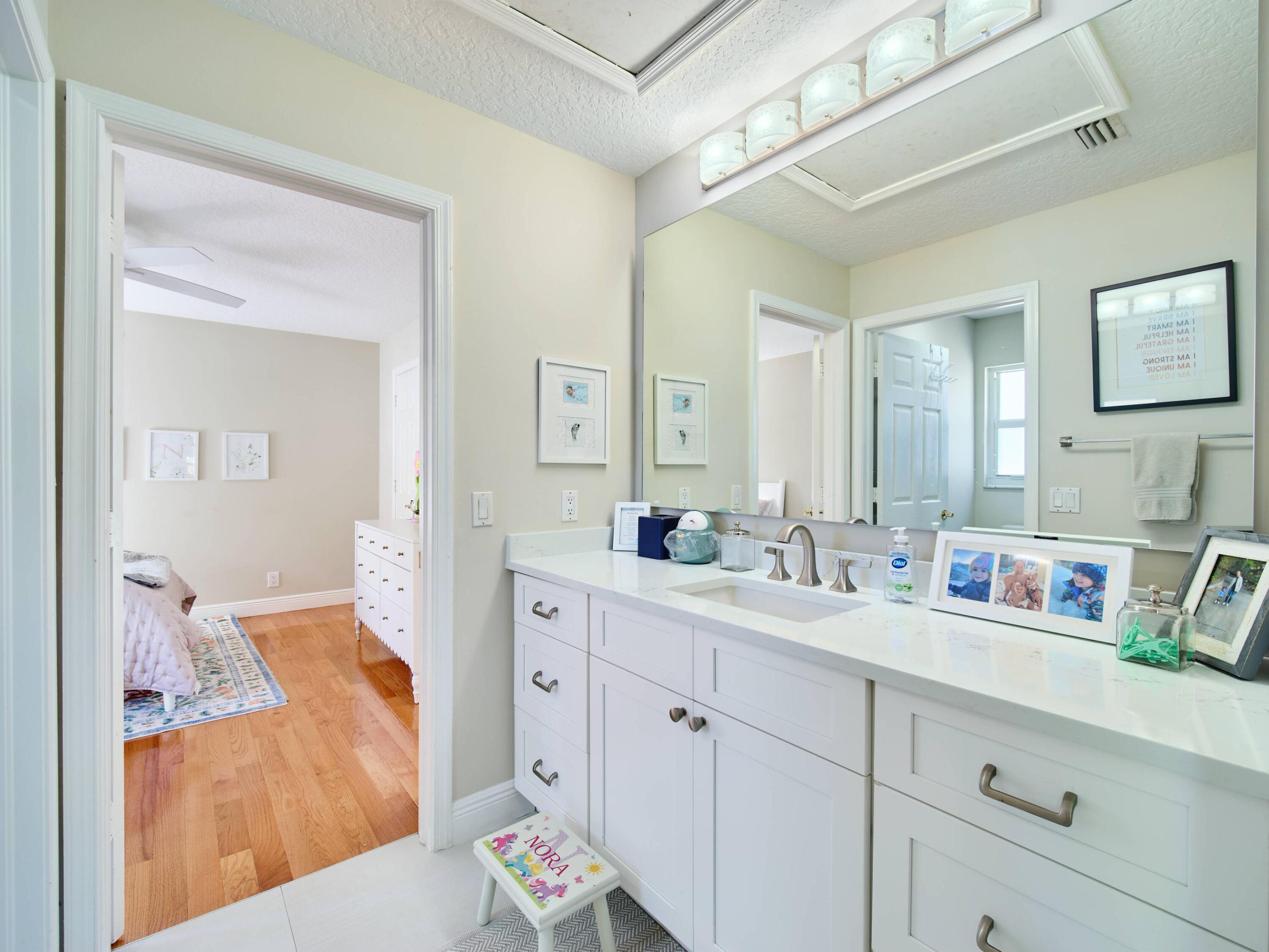 140 Victorian Jupiter, FL 33458