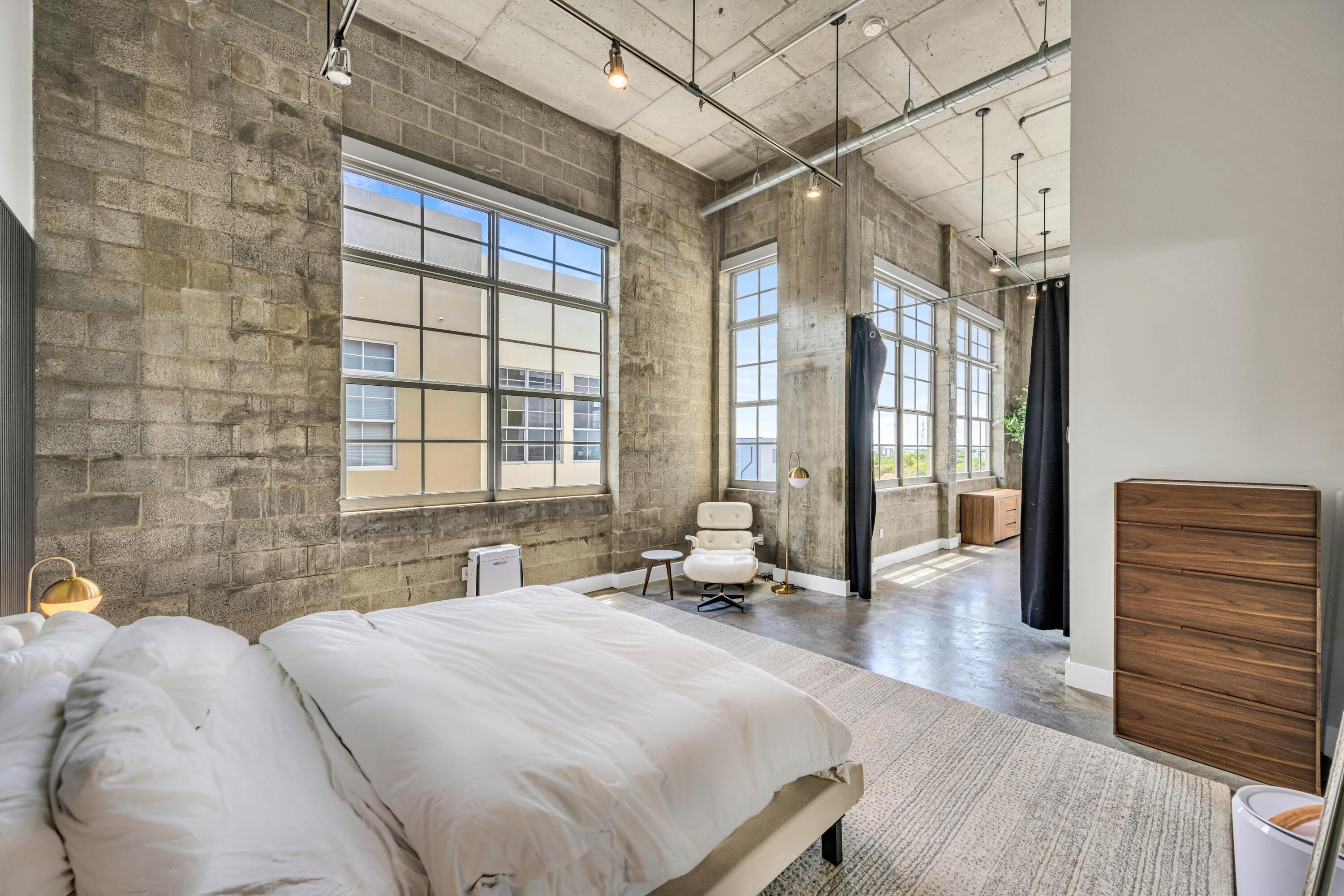 444 NW 1st #602 Fort Lauderdale, FL 33301