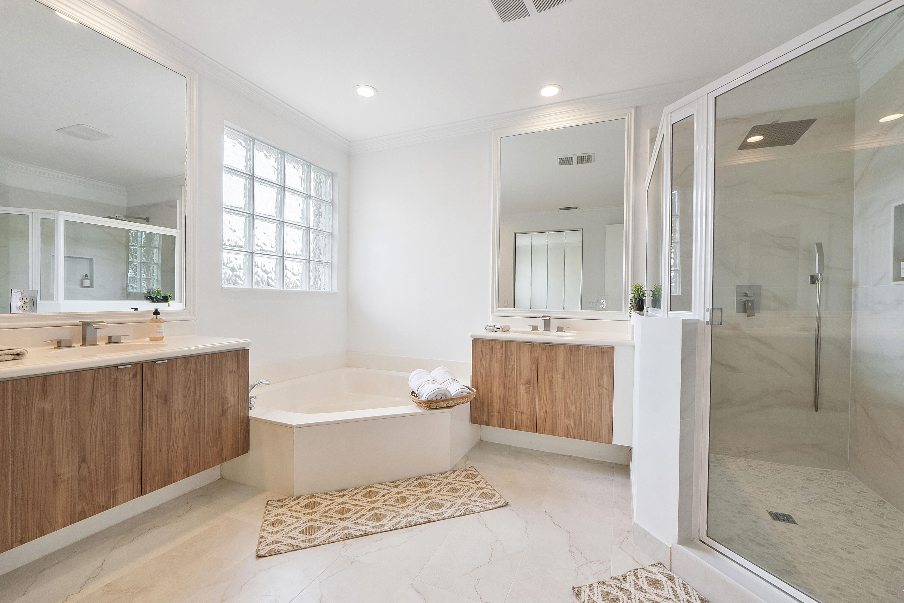 5081 NW 120th Coral Springs, FL 33076