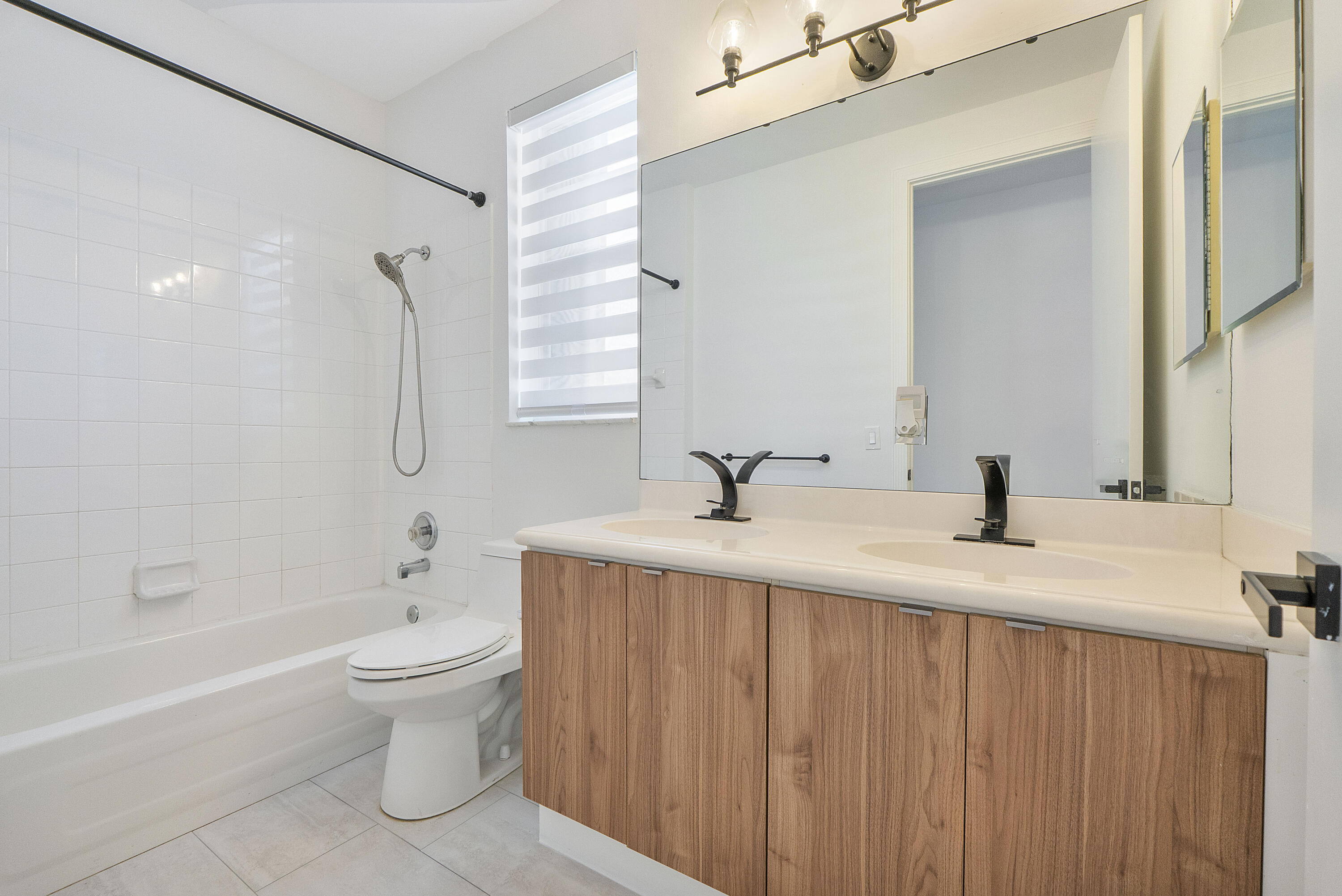 5081 NW 120th Coral Springs, FL 33076