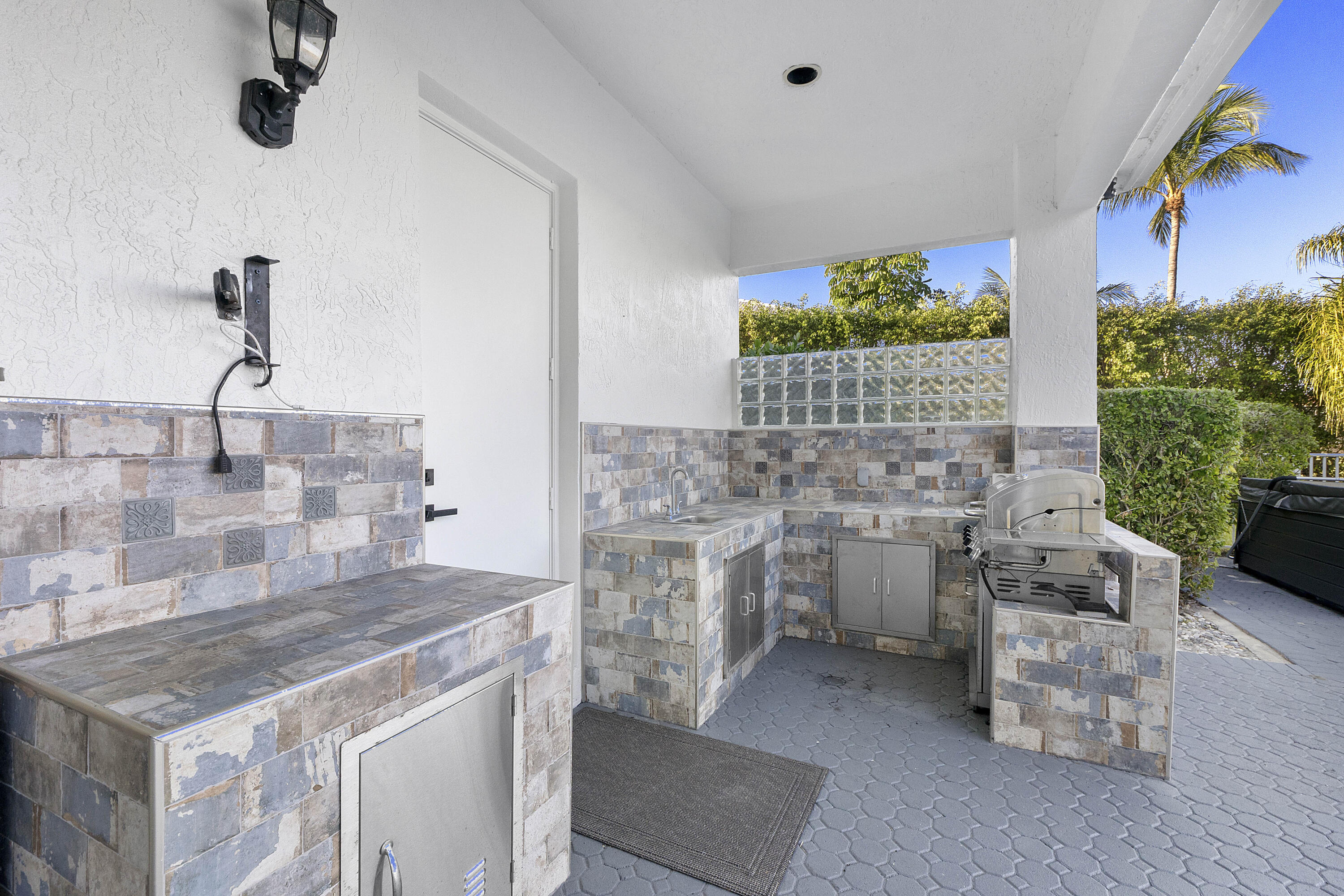 5081 NW 120th Coral Springs, FL 33076