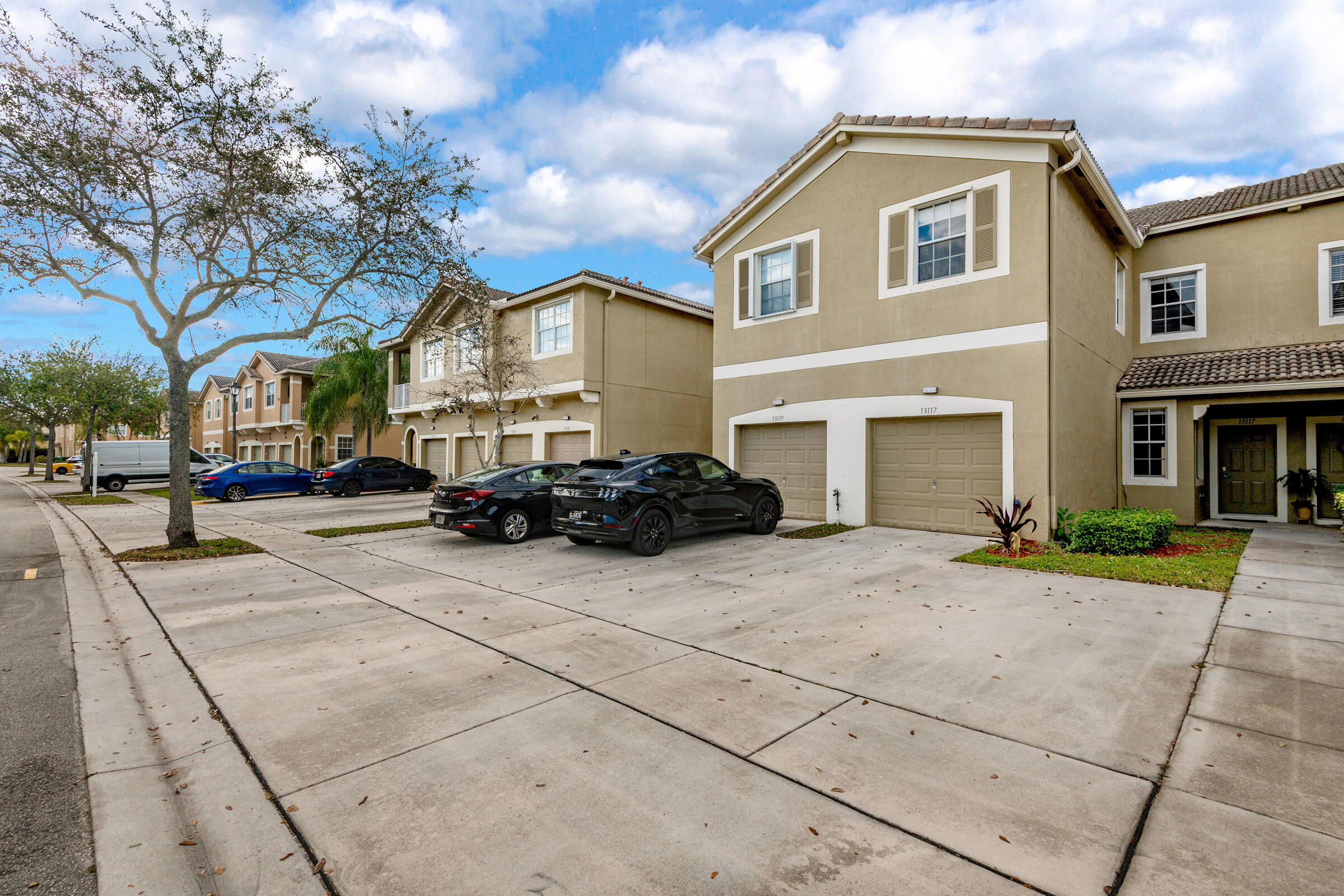 13117 SW 44th #12104
