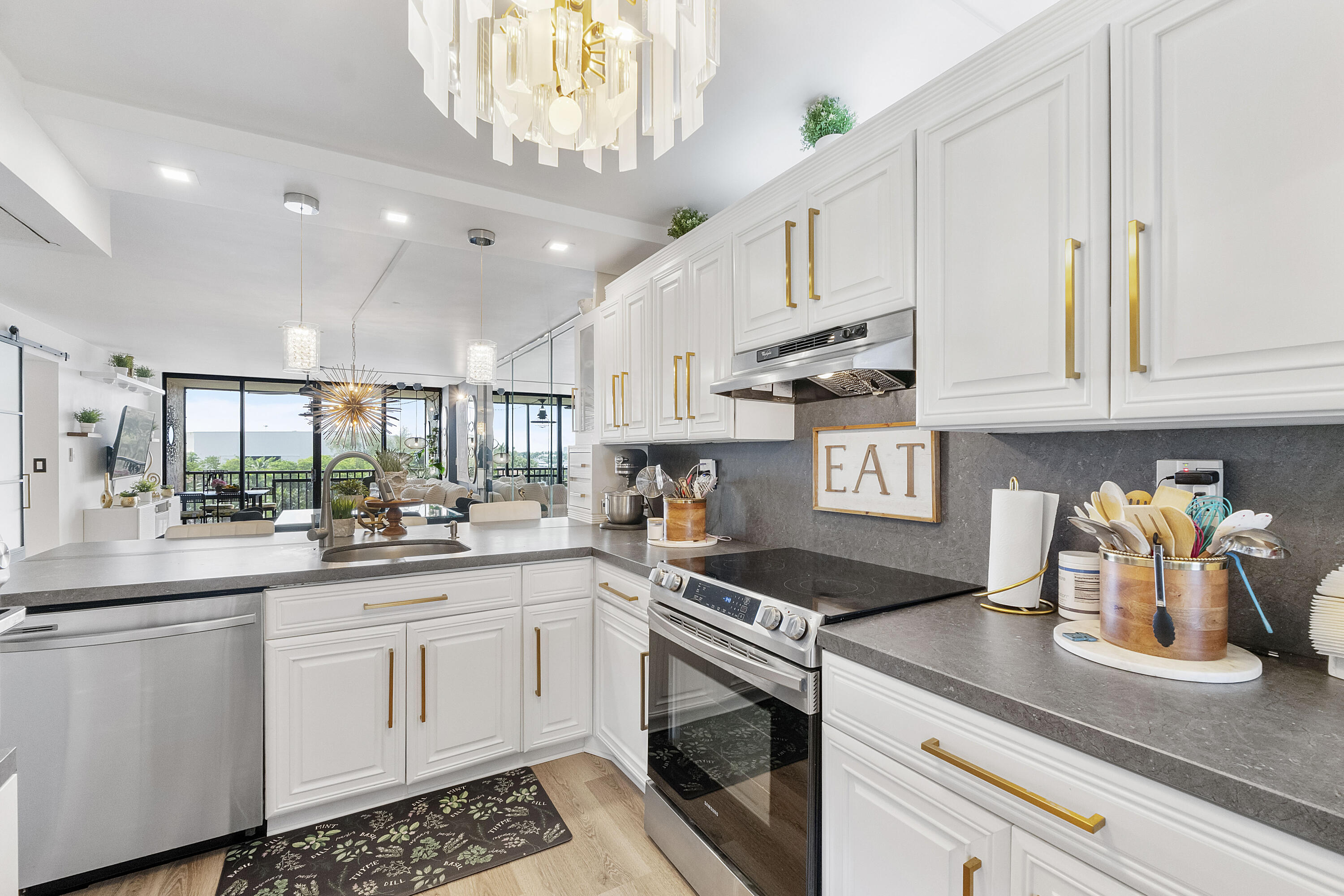 13 Royal Palm #5030
