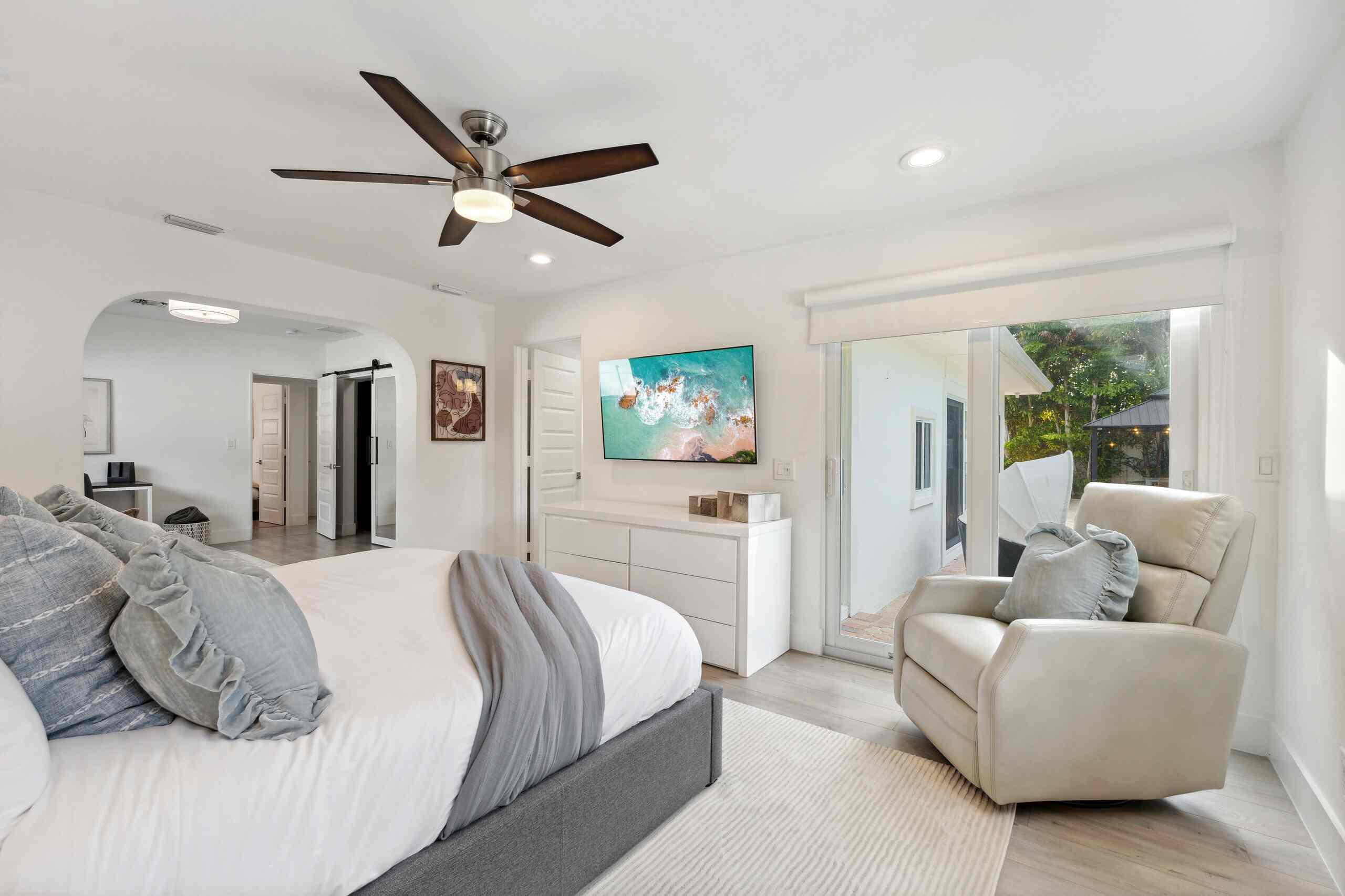 2205 NE 30th Lighthouse Point, FL 33064