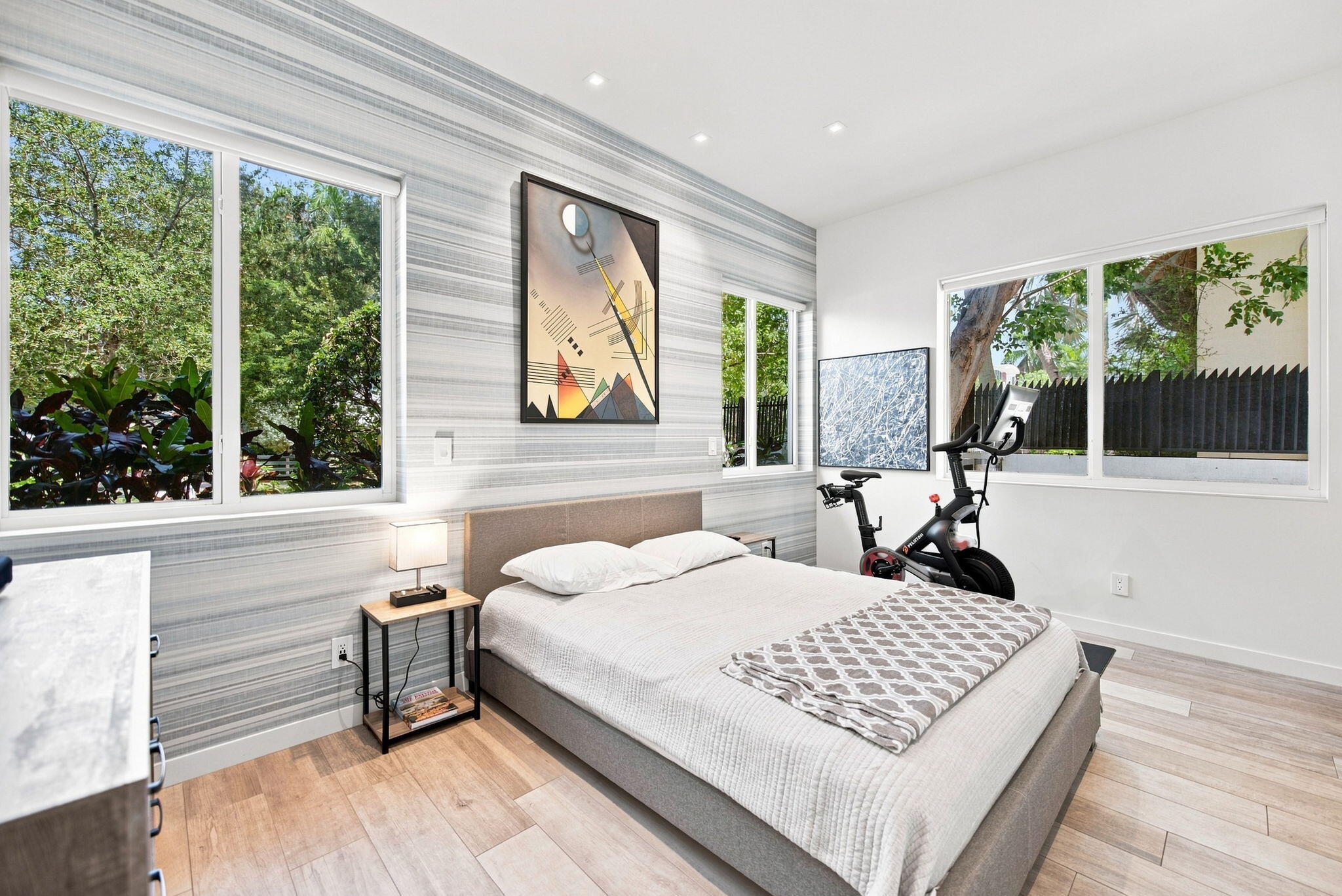 121 S Gordon Fort Lauderdale, FL 33301