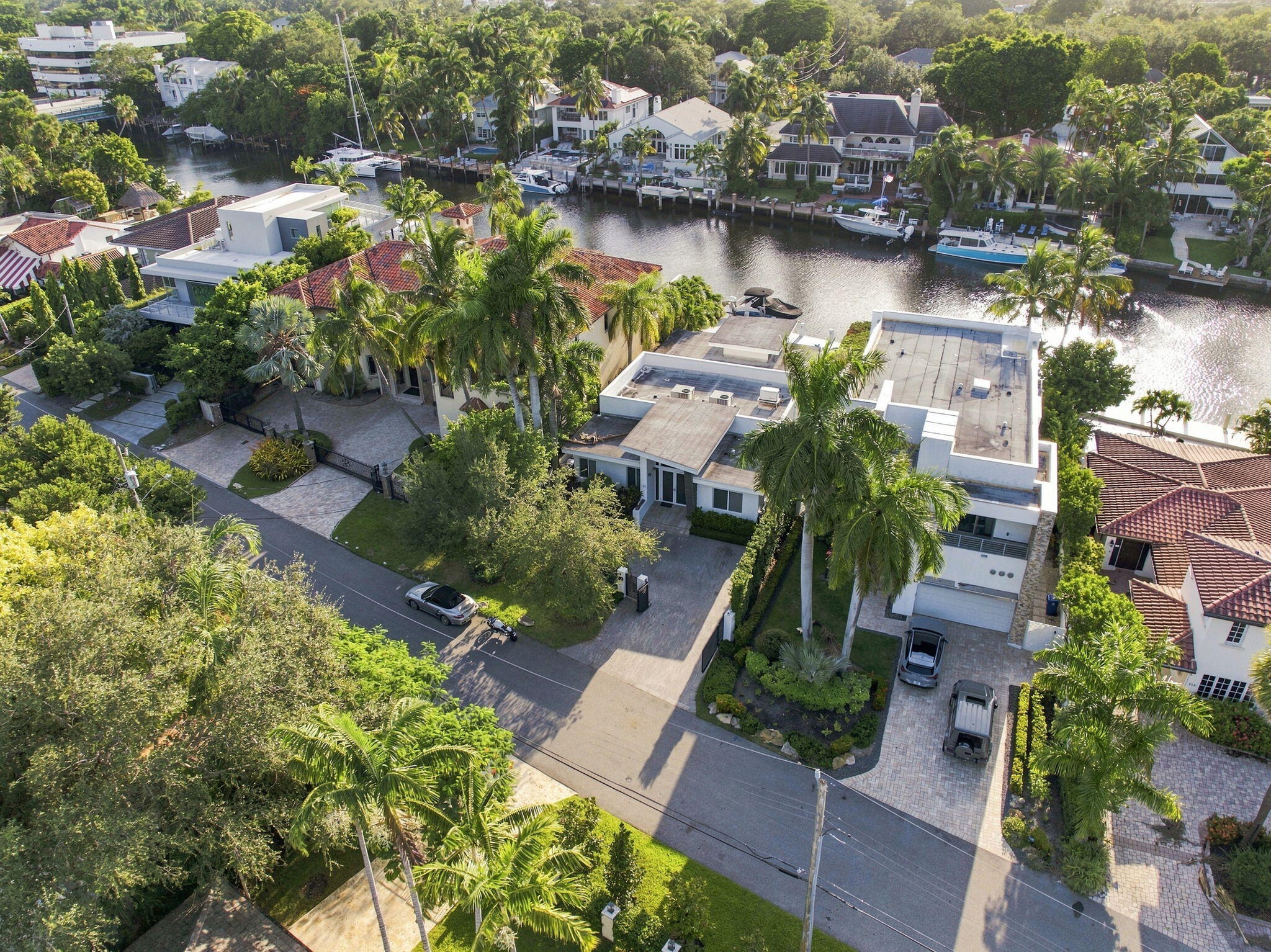 121 S Gordon Fort Lauderdale, FL 33301