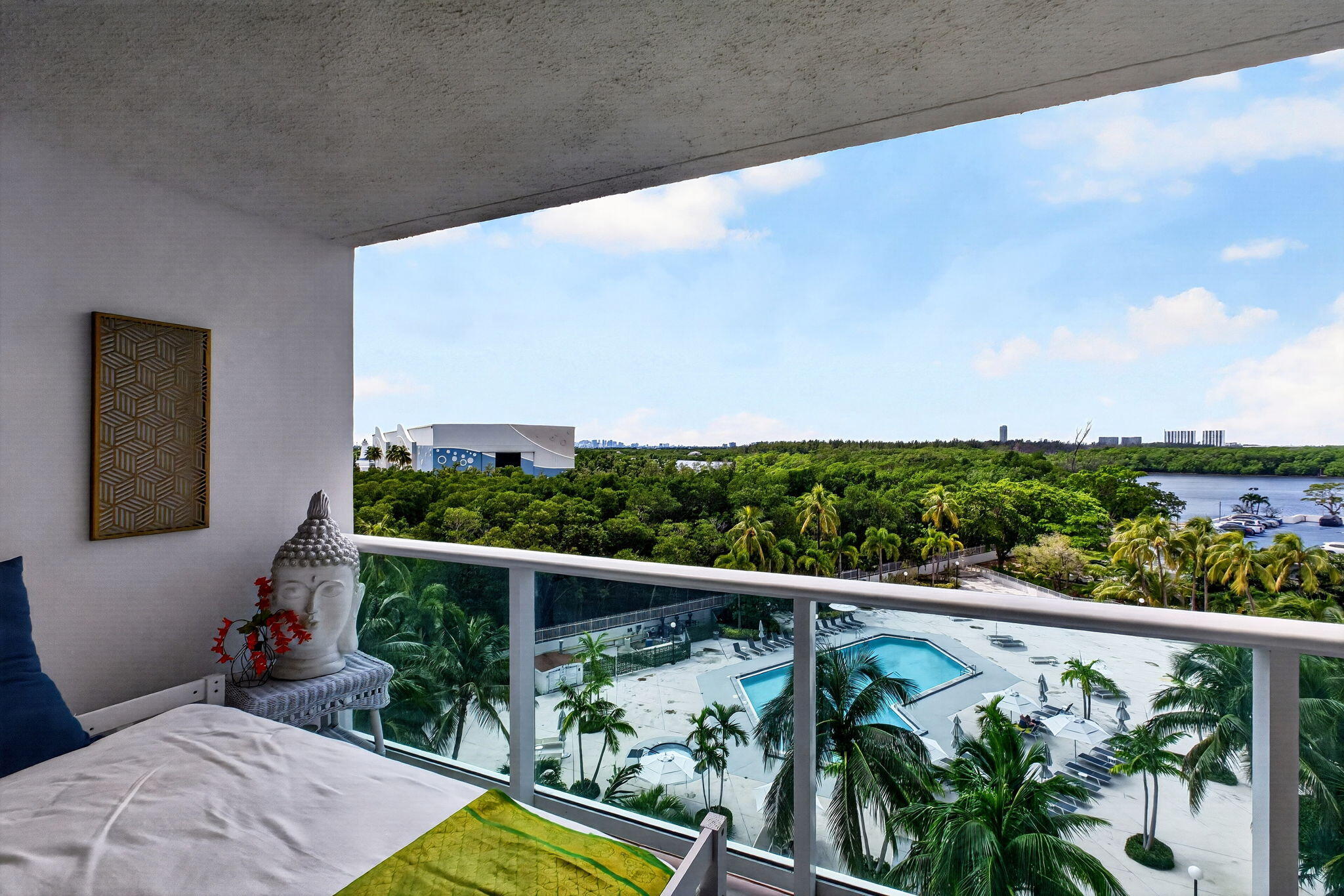 image Arlen House East12