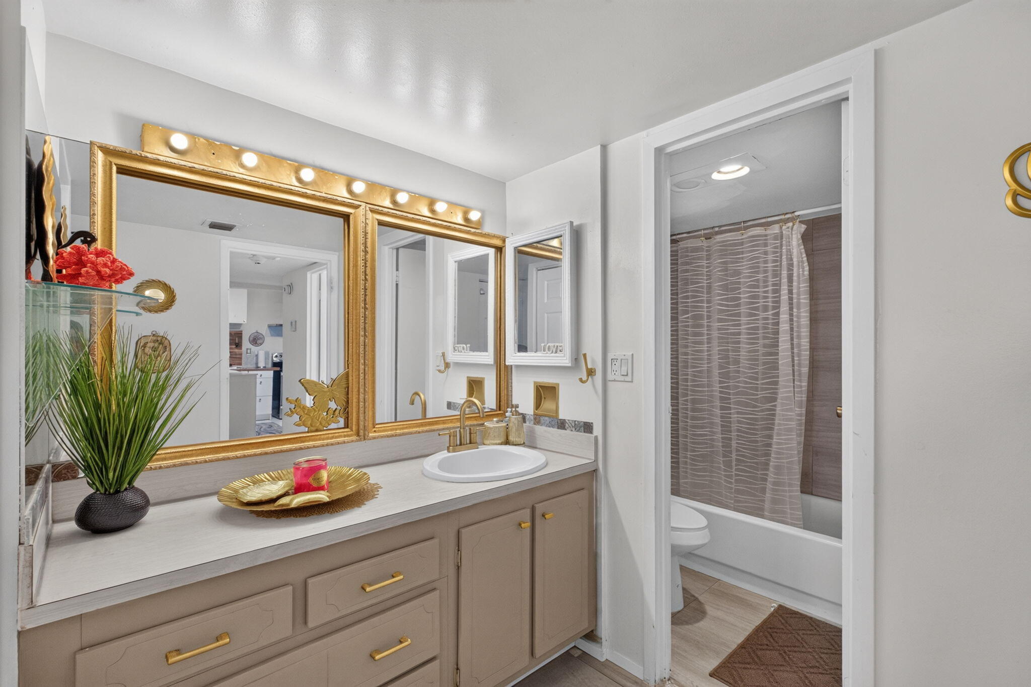 image Arlen House East31