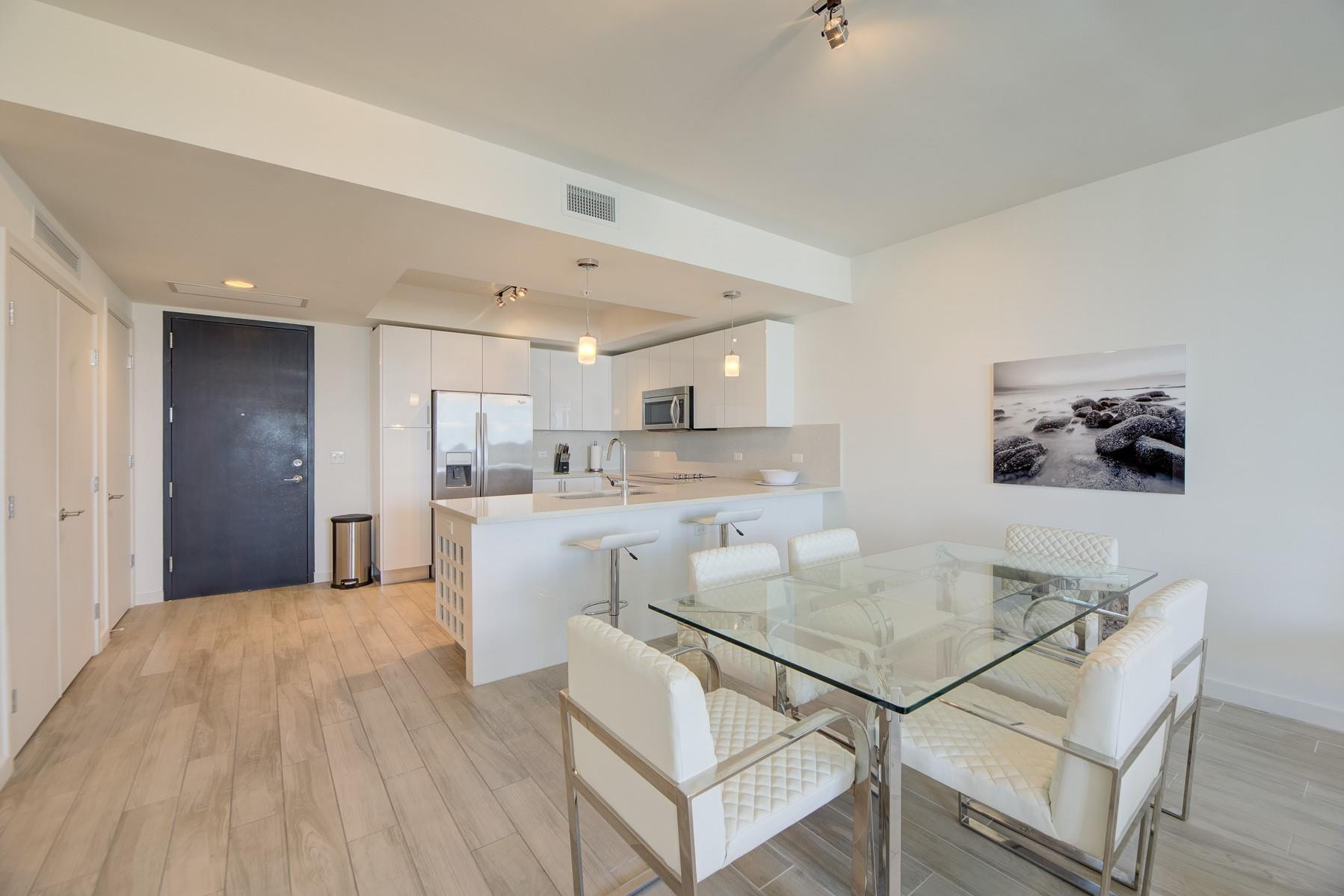 image Nine at Mary Brickell Village9