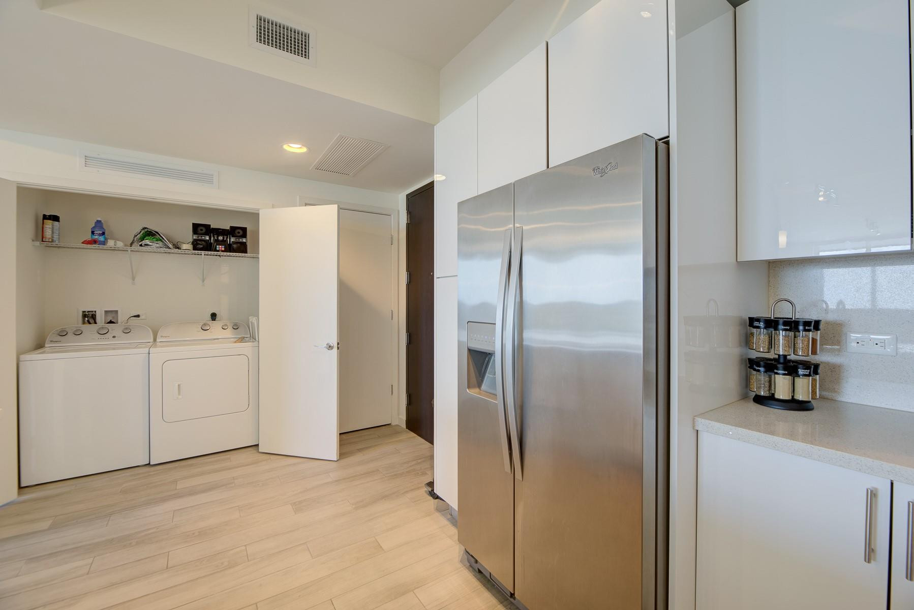 image Nine at Mary Brickell Village12