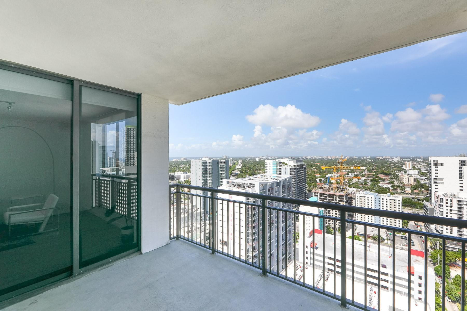image Nine at Mary Brickell Village20