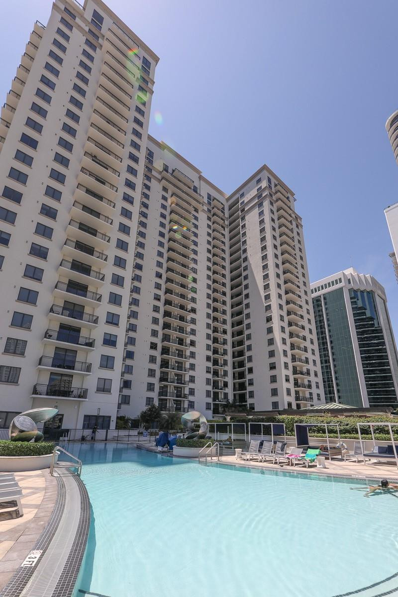 image Nine at Mary Brickell Village30
