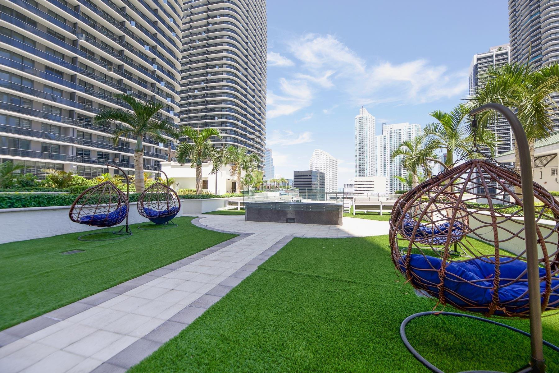 image Nine at Mary Brickell Village32