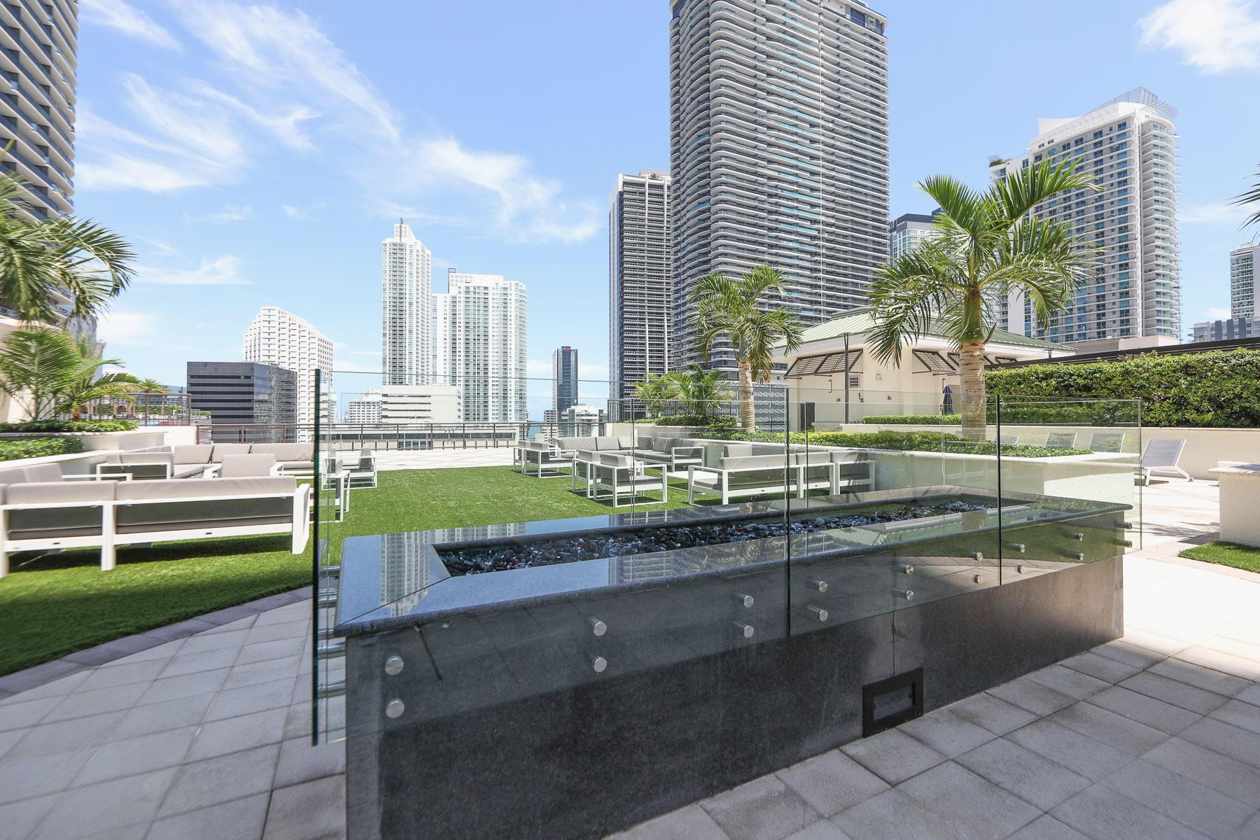 image Nine at Mary Brickell Village33